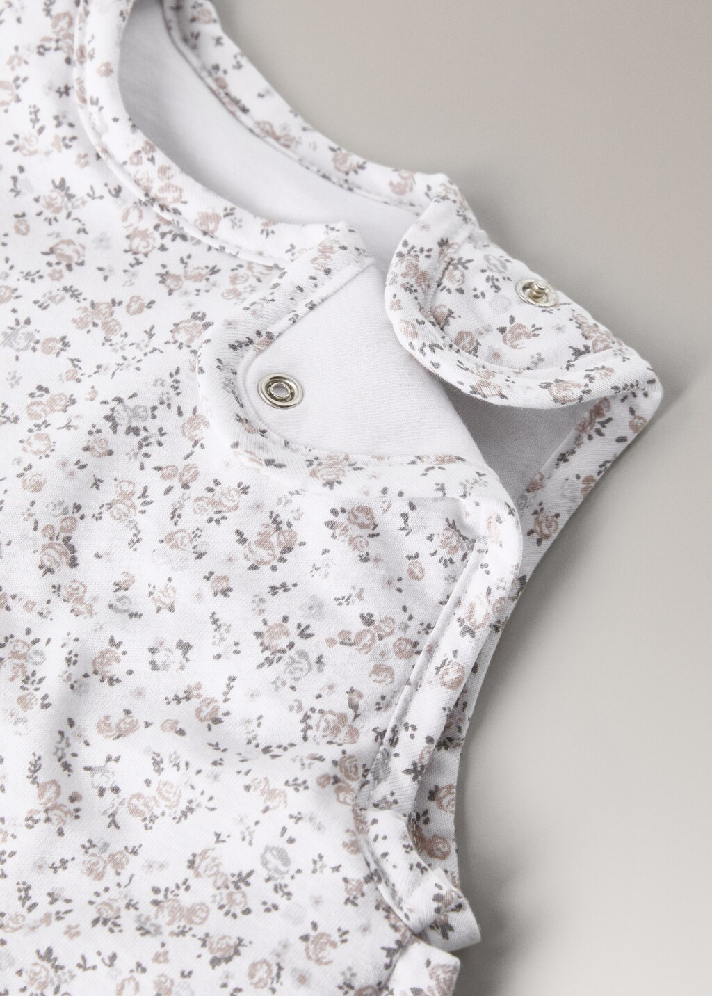 Baby sleeping bag with mini-flower print