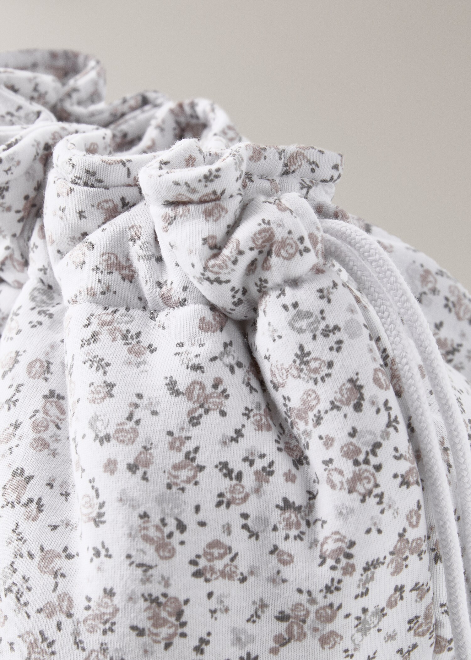 Mini flower print changing mat organiser - Details of the article 2