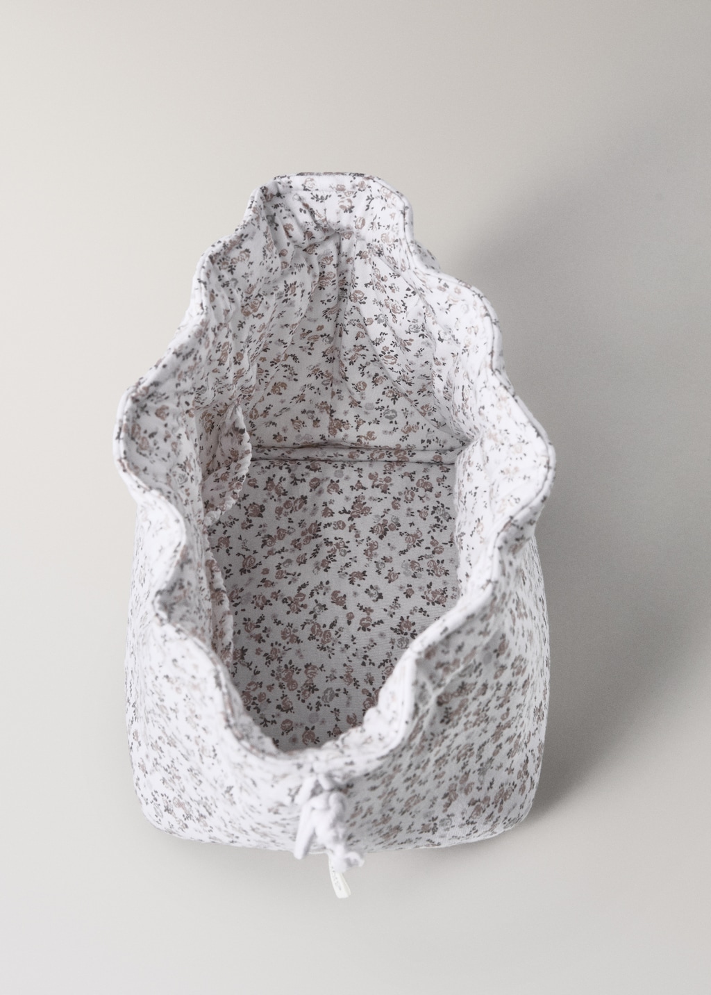 Organizer changing mat with mini-flower print