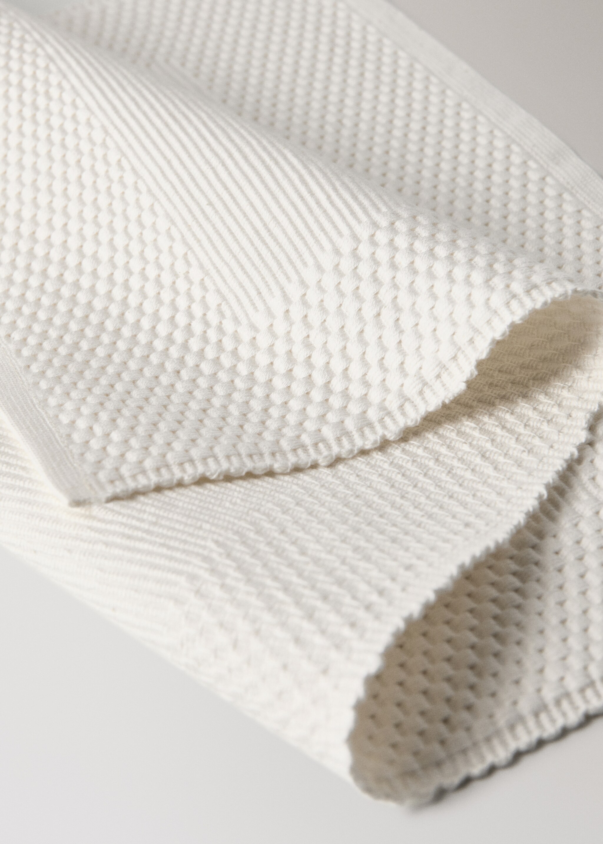 Cotton placemats with geometric pattern - Szczegóły artykułu 2, Kremowy / écru. Ref: 87073314-00.