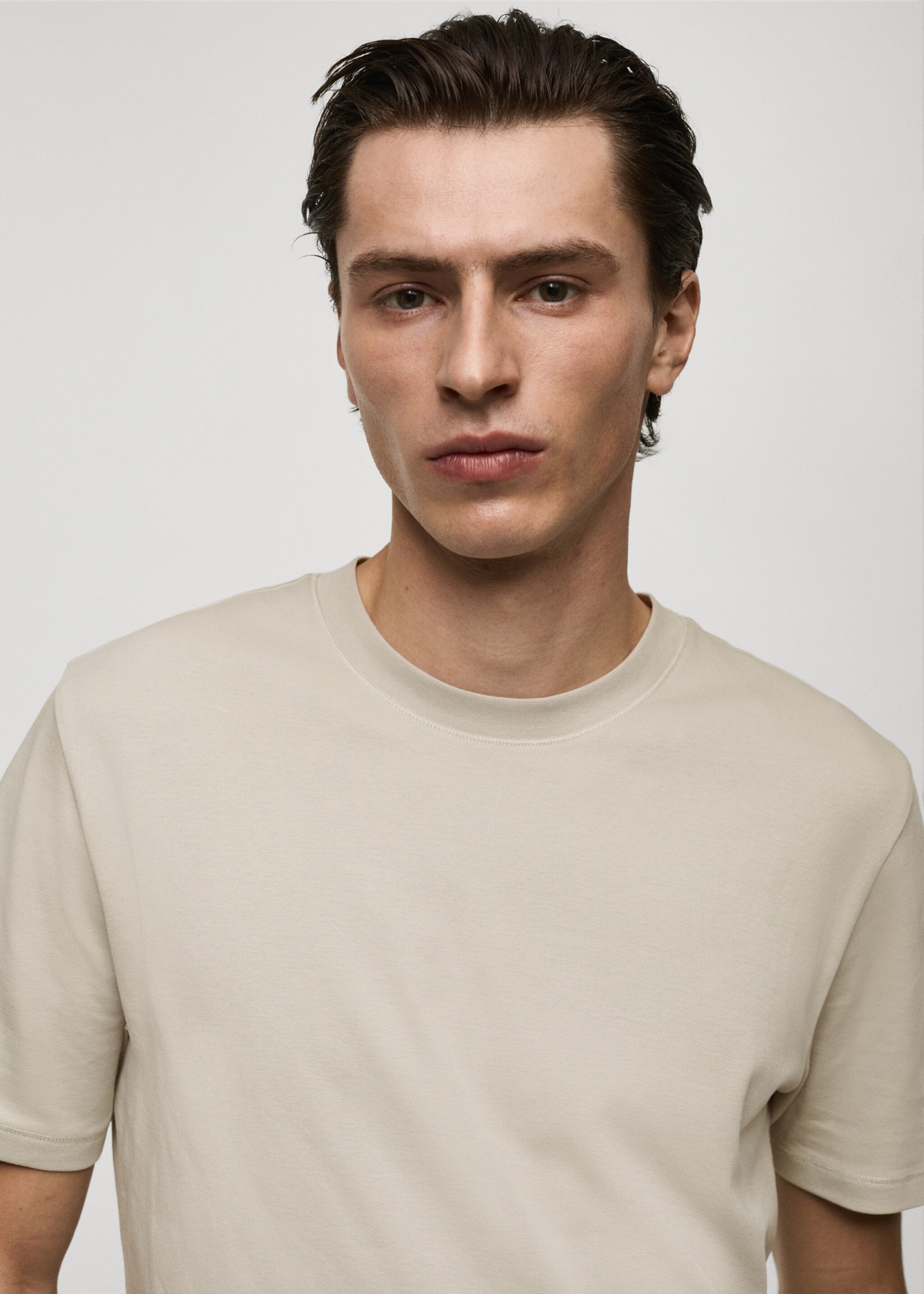 Medium weight regular fit T-shirt - Details of the article 1