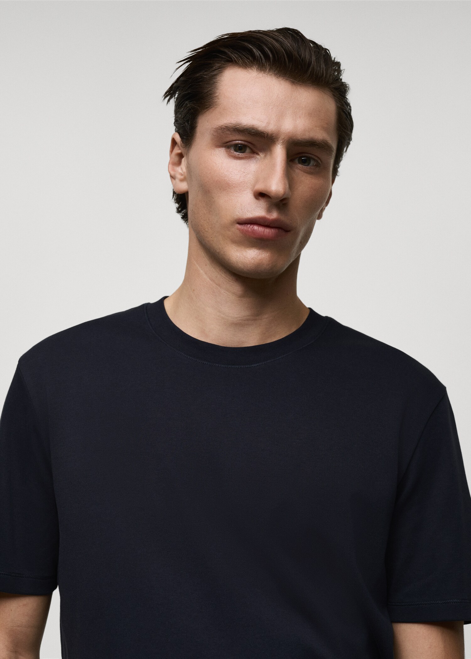 Medium weight regular fit T-shirt - Details of the article 1