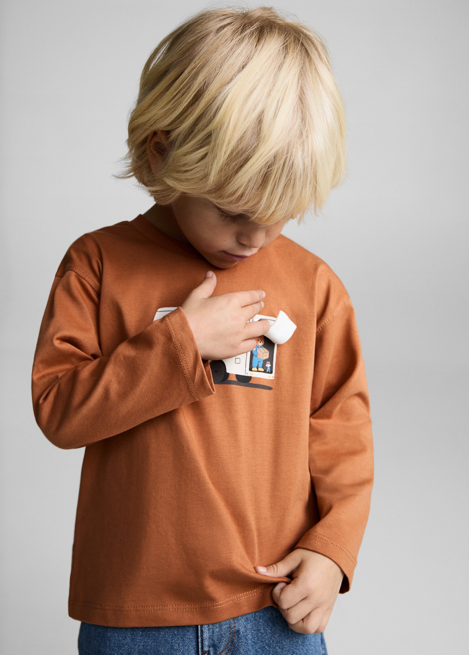 Camiseta dibujo estampado - Plano medio
