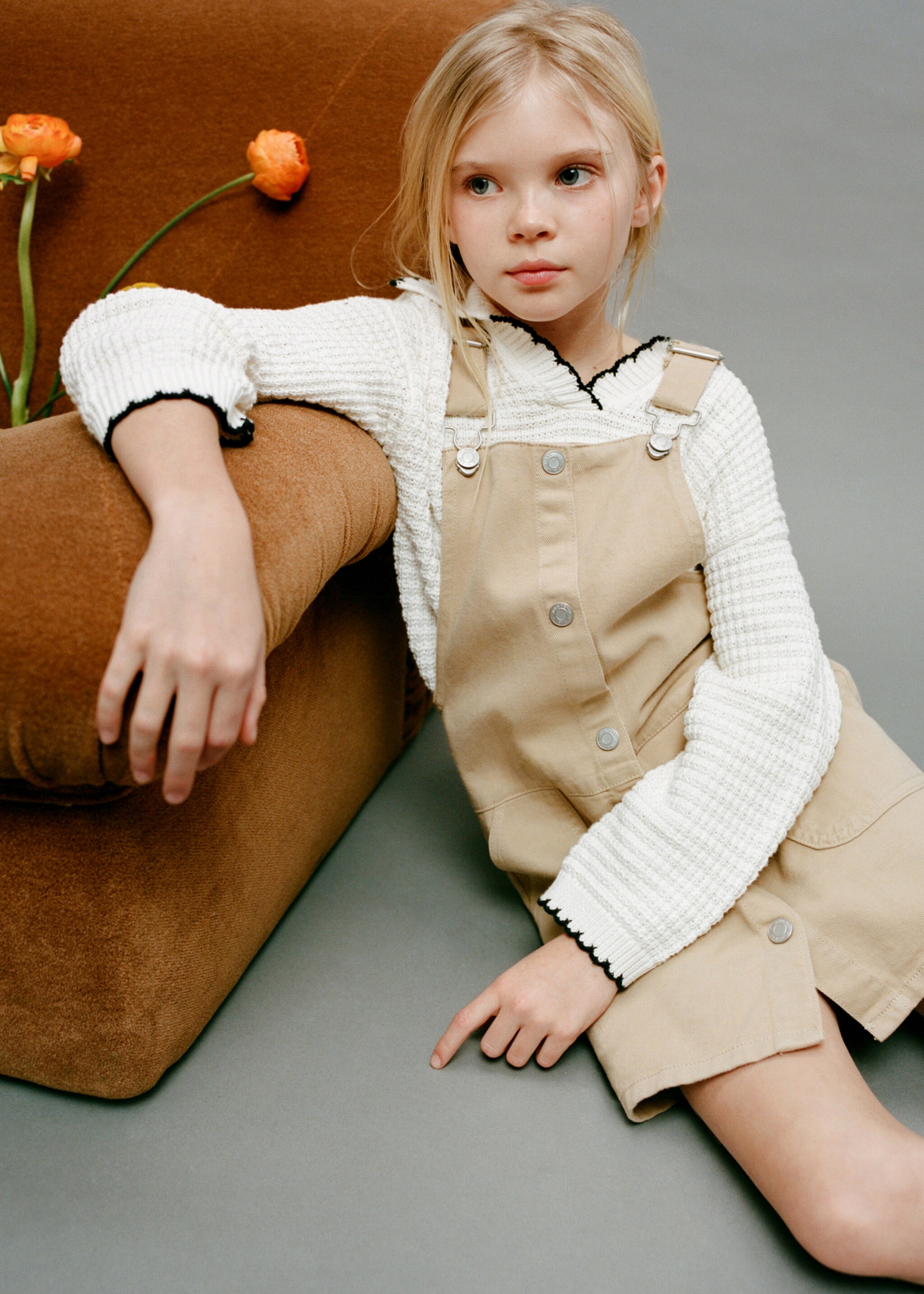 Short denim pinafore - Details of the article 6