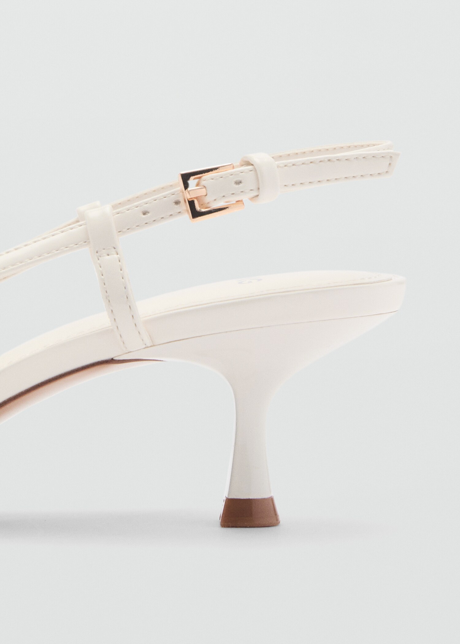 High-heeled shoes with metallic detail - Details of the article 2