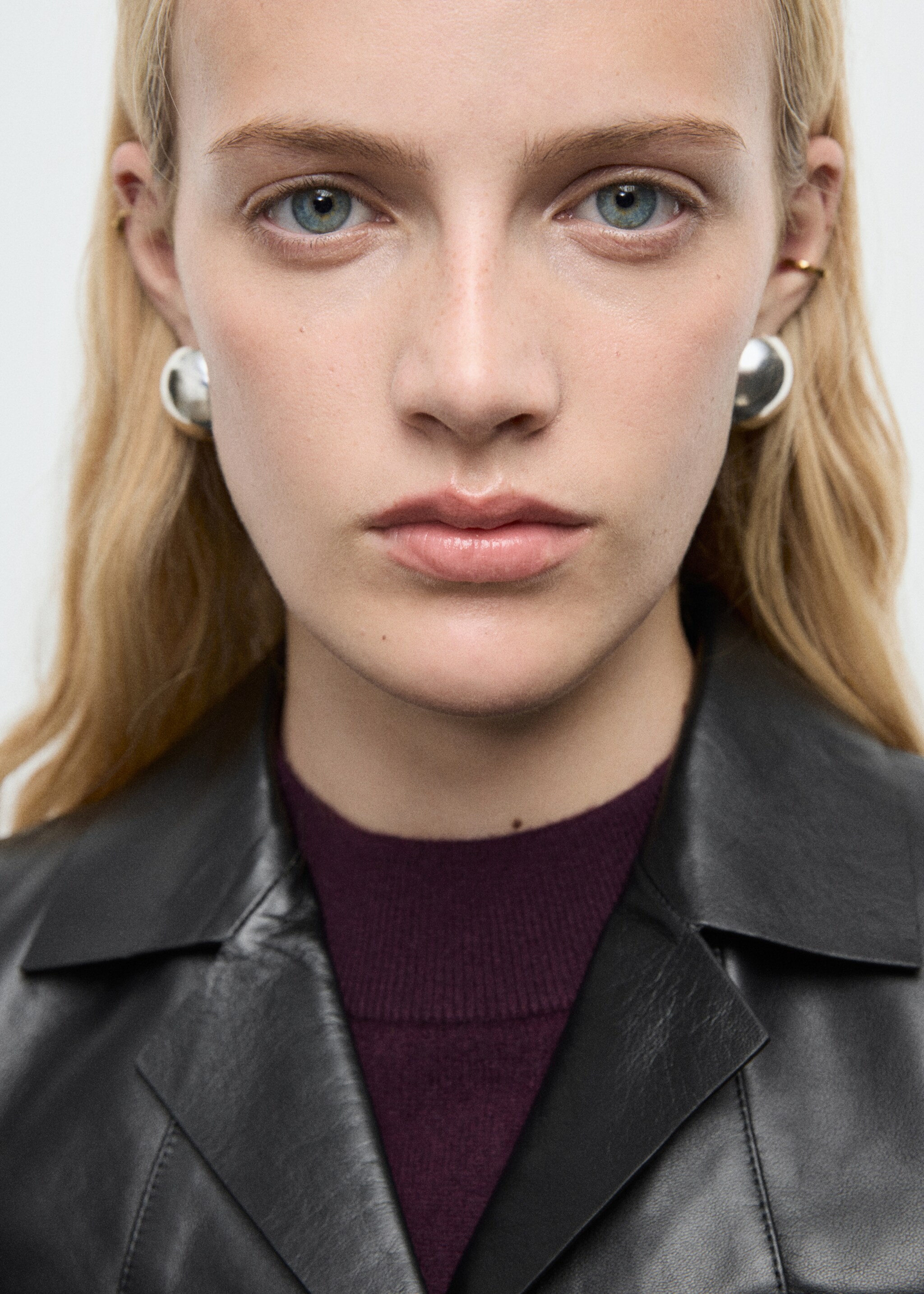 Leather jacket with flap pockets - Details of the article 1, Black. Ref: 87074075-00.