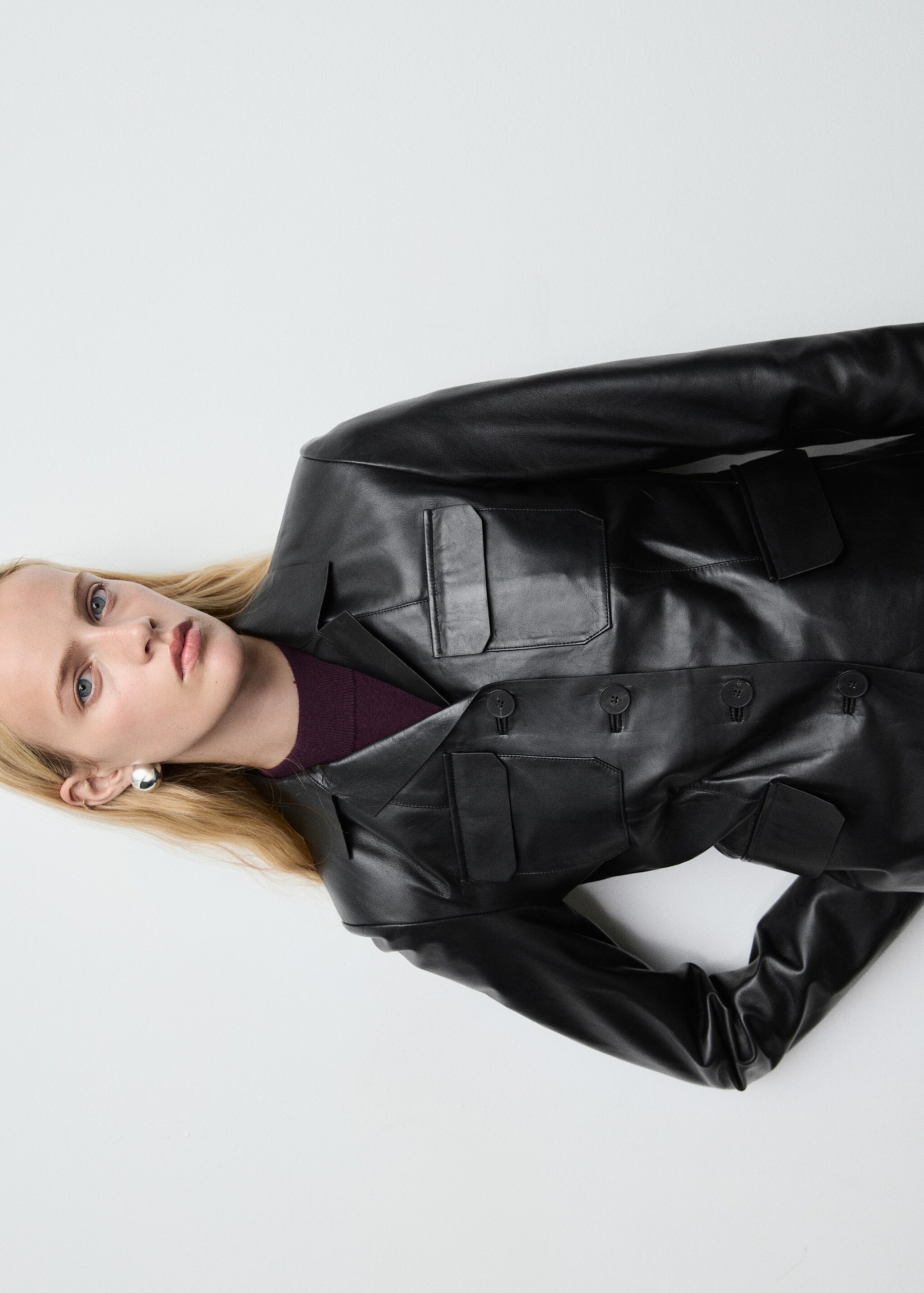 Leather jacket with flap pockets - Details of the article 2, Black. Ref: 87074075-00.