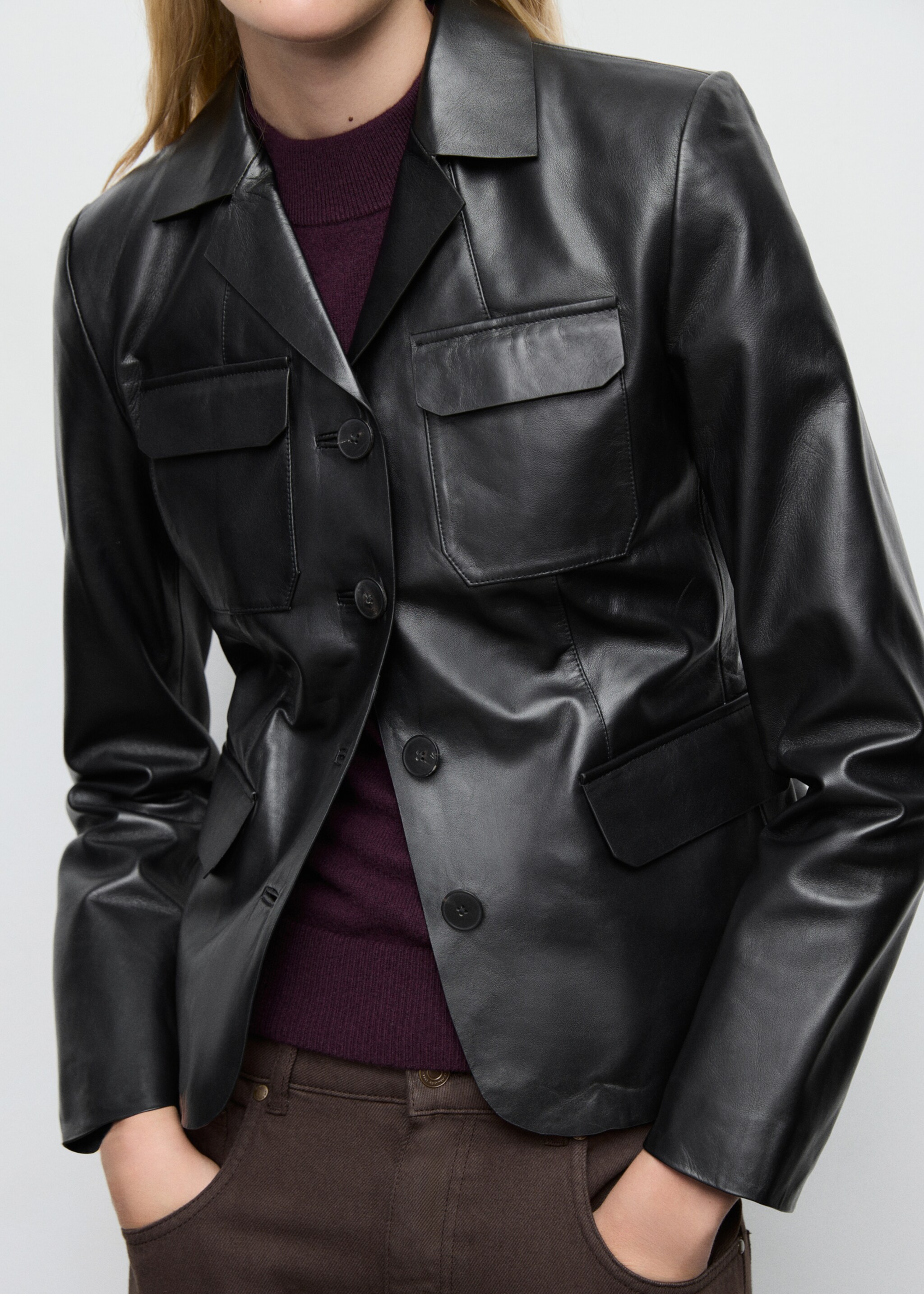 Leather jacket with flap pockets - Details of the article 6, Black. Ref: 87074075-00.
