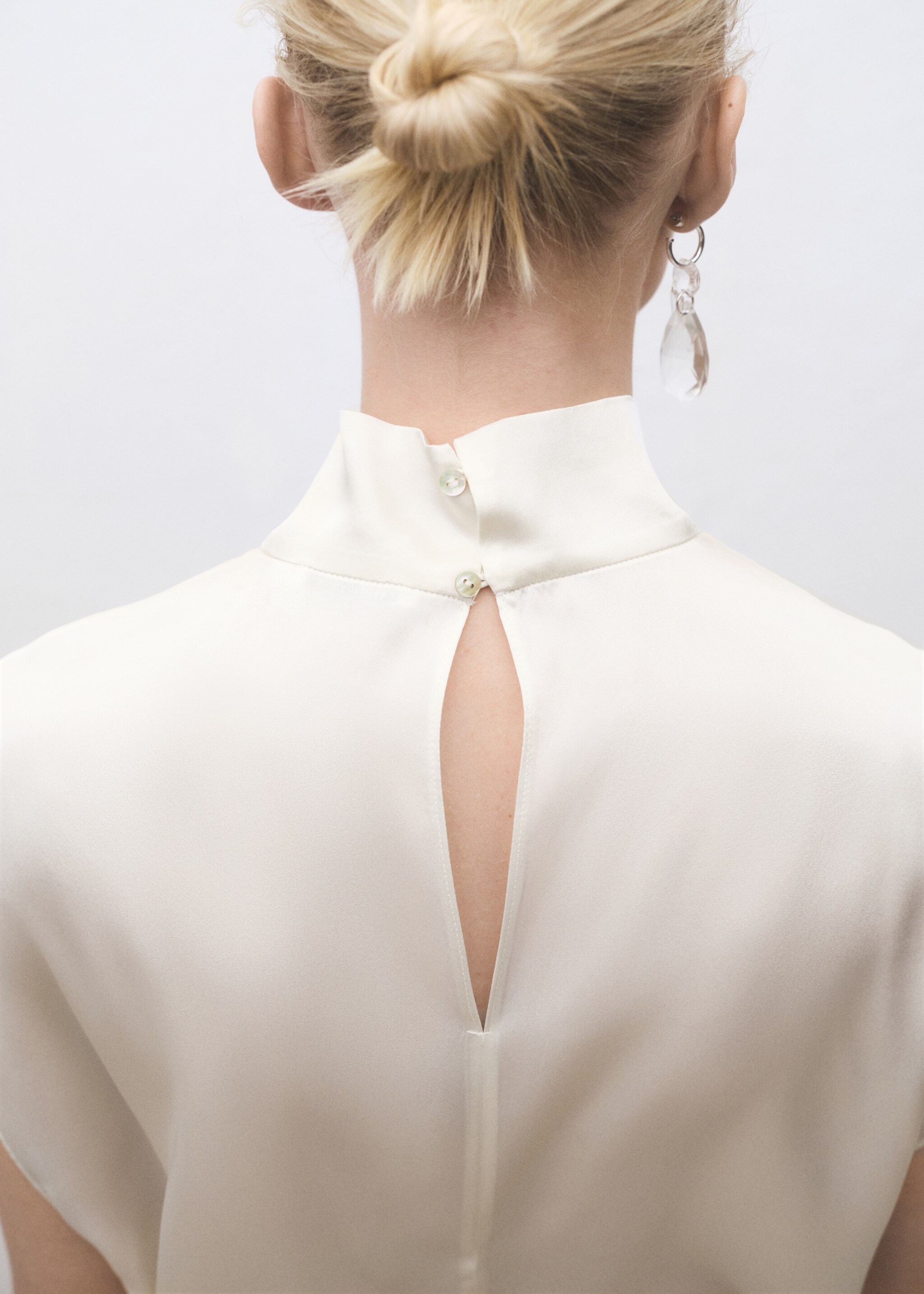 Hedvábná halenka s vysokým límcem - Detail zboží 6