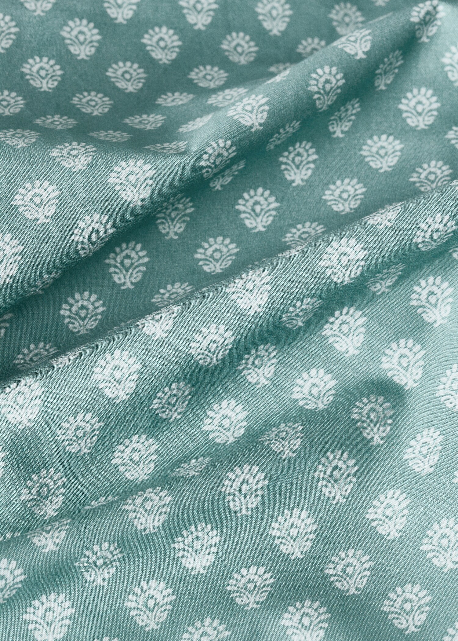 Cotton percale fitted sheet with small flowers for crib - Details of the article 2