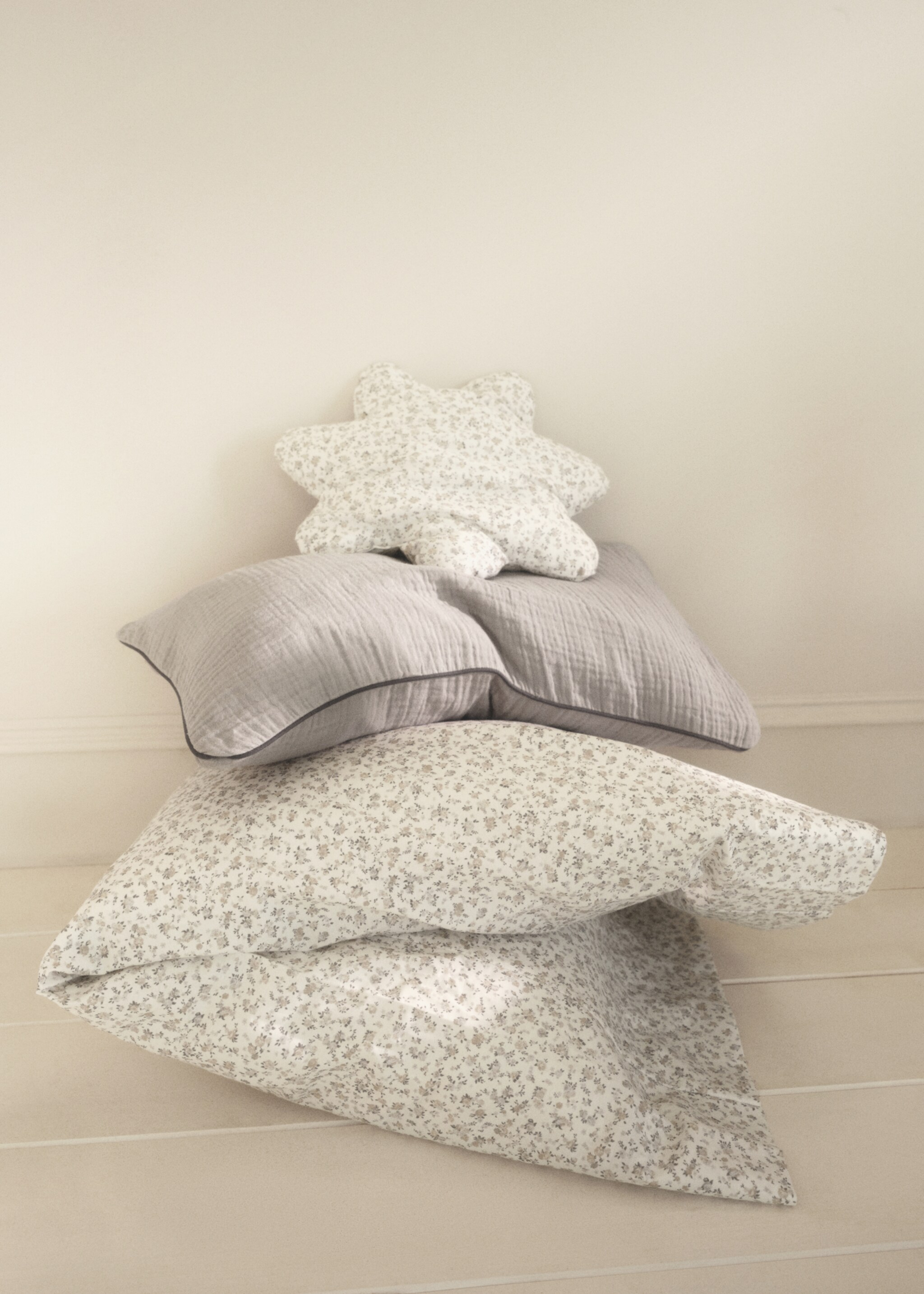 Cotton percale printed duvet cover for cot - Details of the article 6, Beige. Ref: 87074087-00.