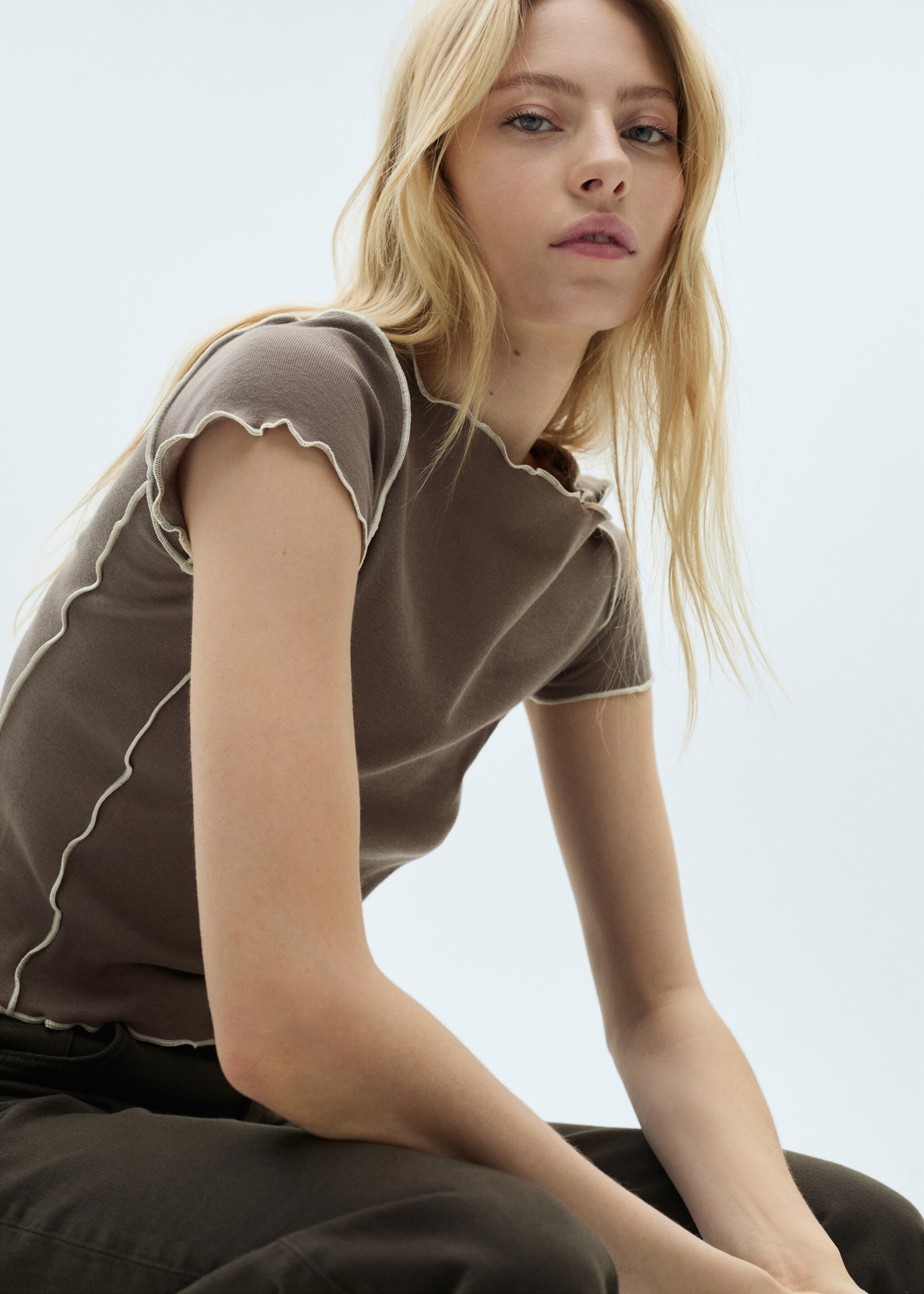 Crop top t-shirt with contrasting trim - Medium plane