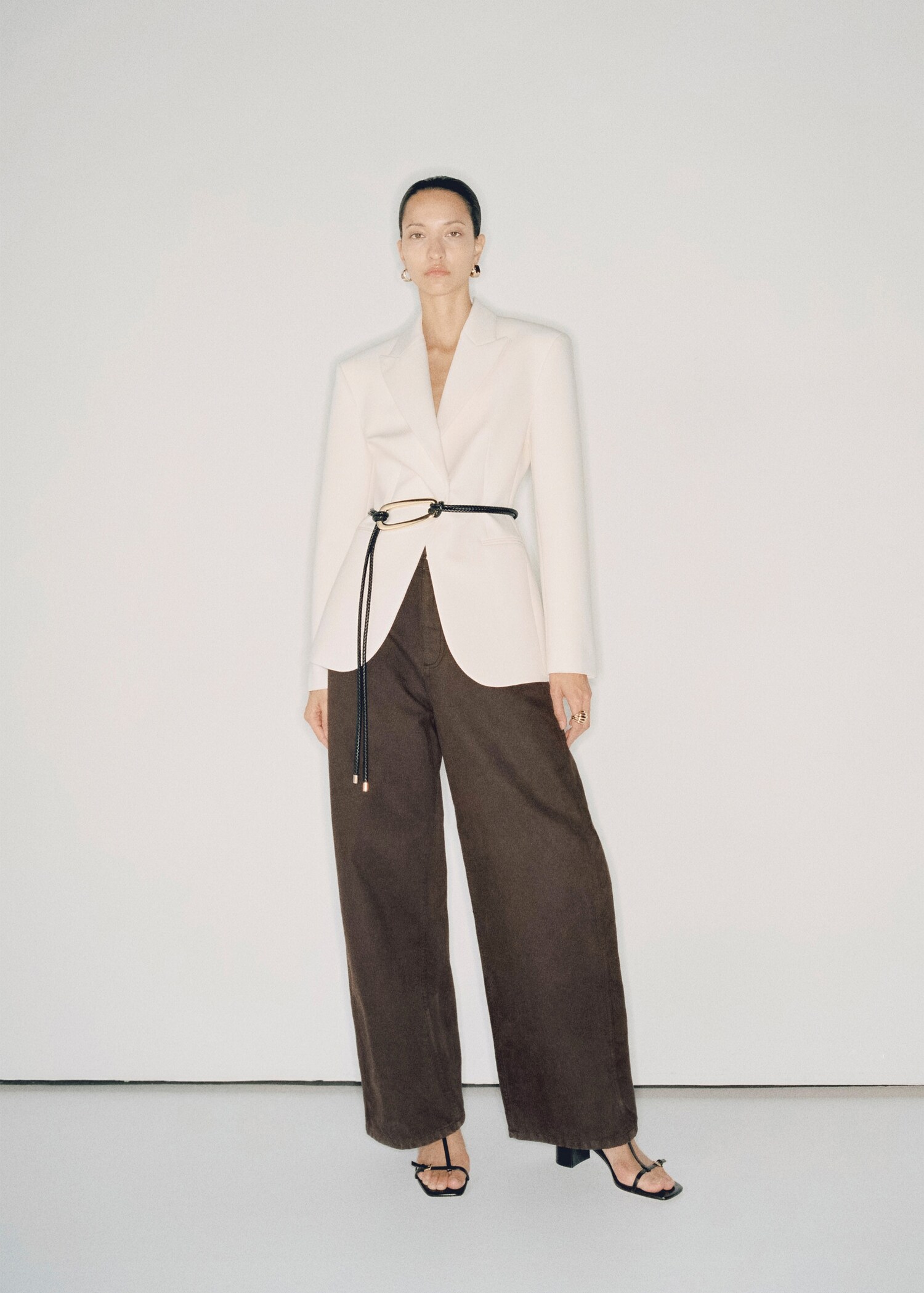 High-rise balloon jeans - Details of the article 7