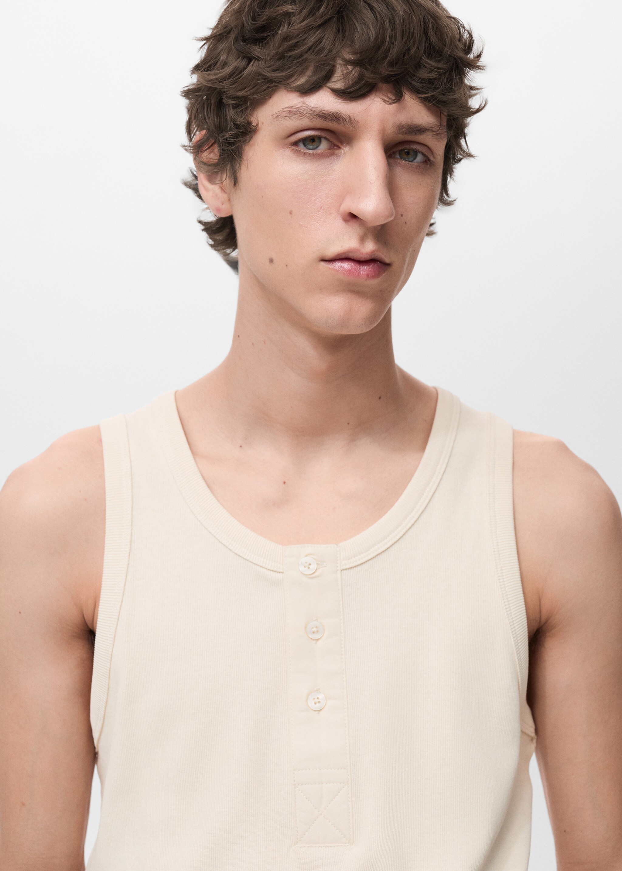100% cotton t-shirt with buttons - Details of the article 1