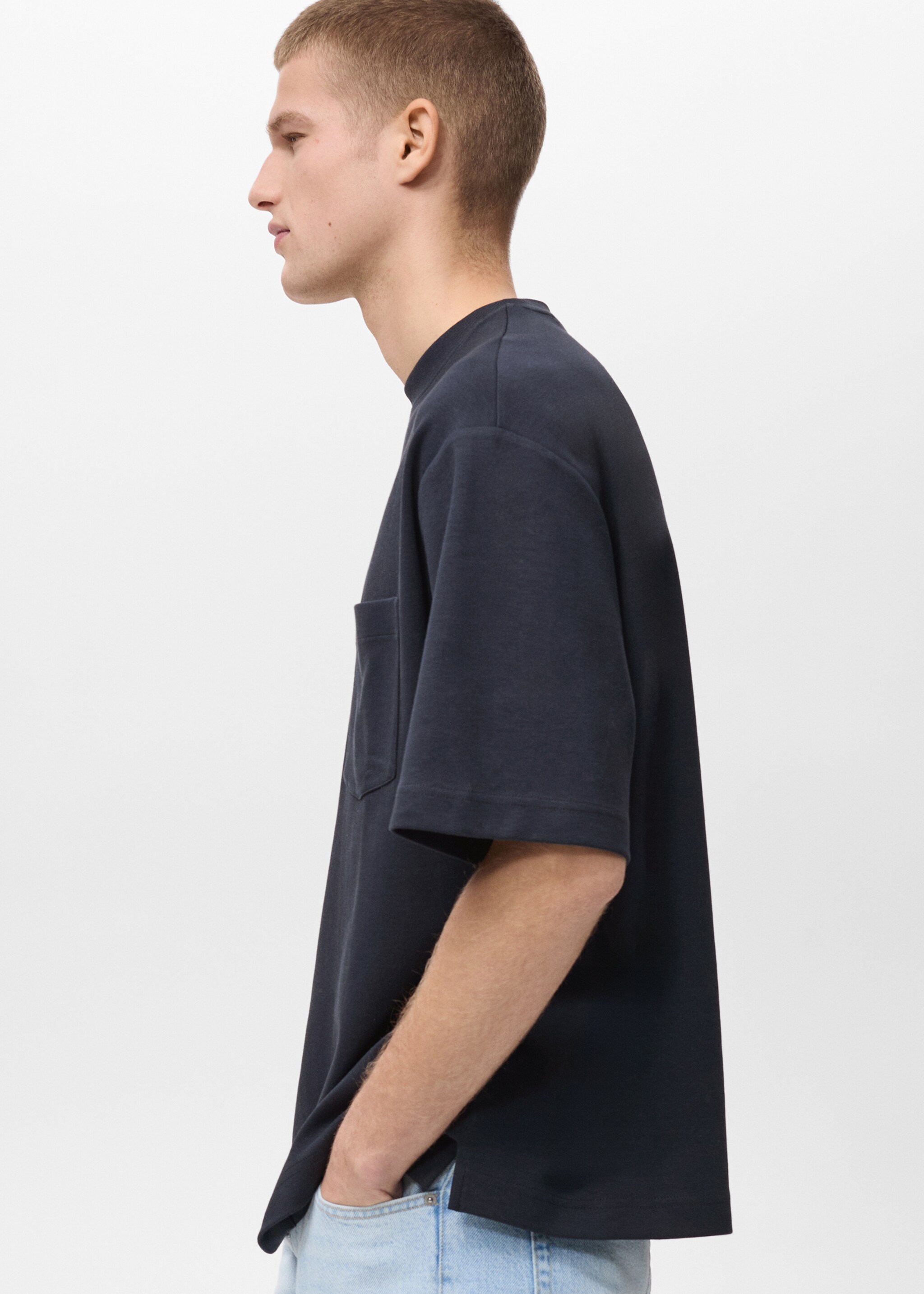 Oversize cotton pocket T-shirt - Details of the article 2