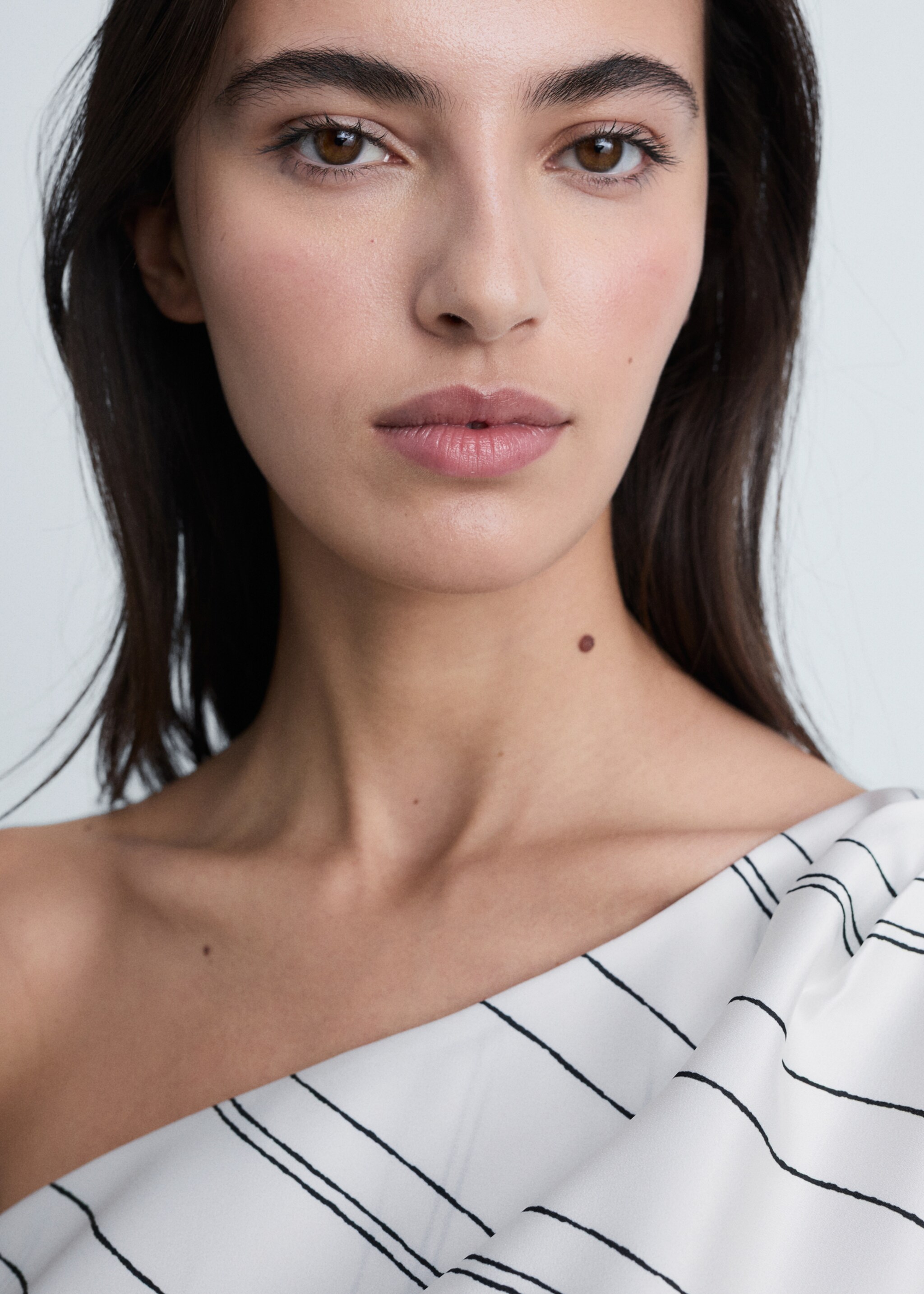 Asymmetrical striped blouse - Details of the article 1