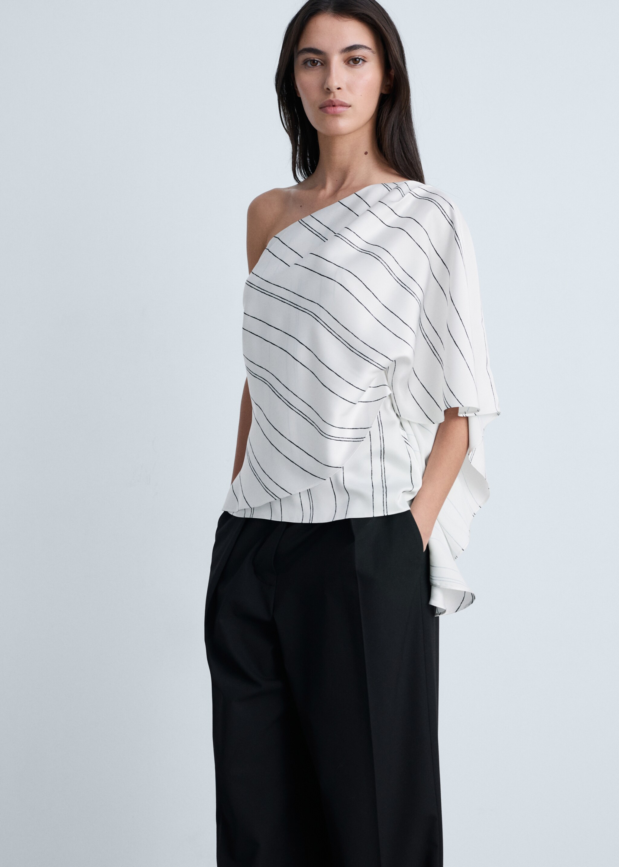 Asymmetrical striped blouse - Details of the article 2