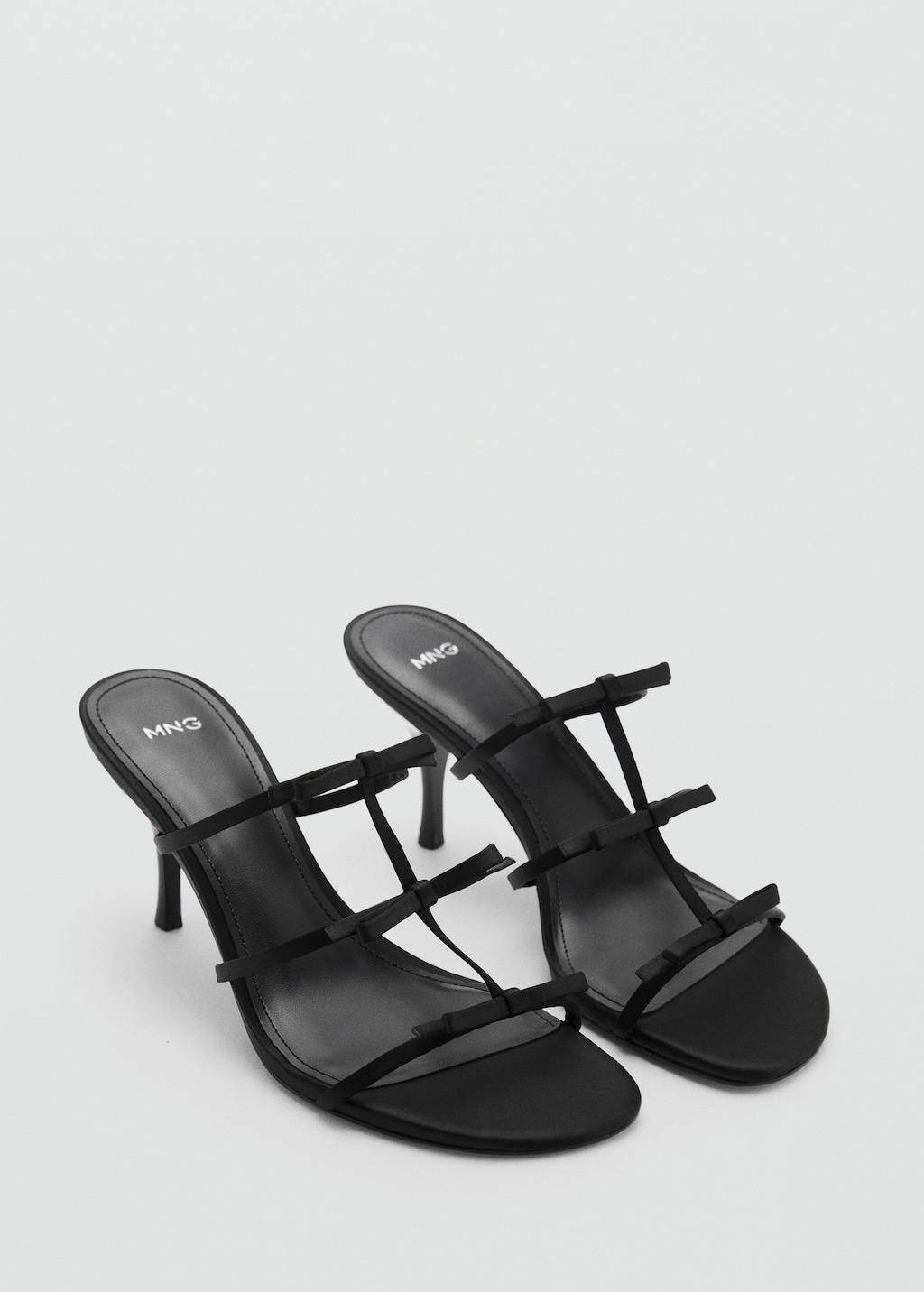 Strappy heeled sandals with bow detail