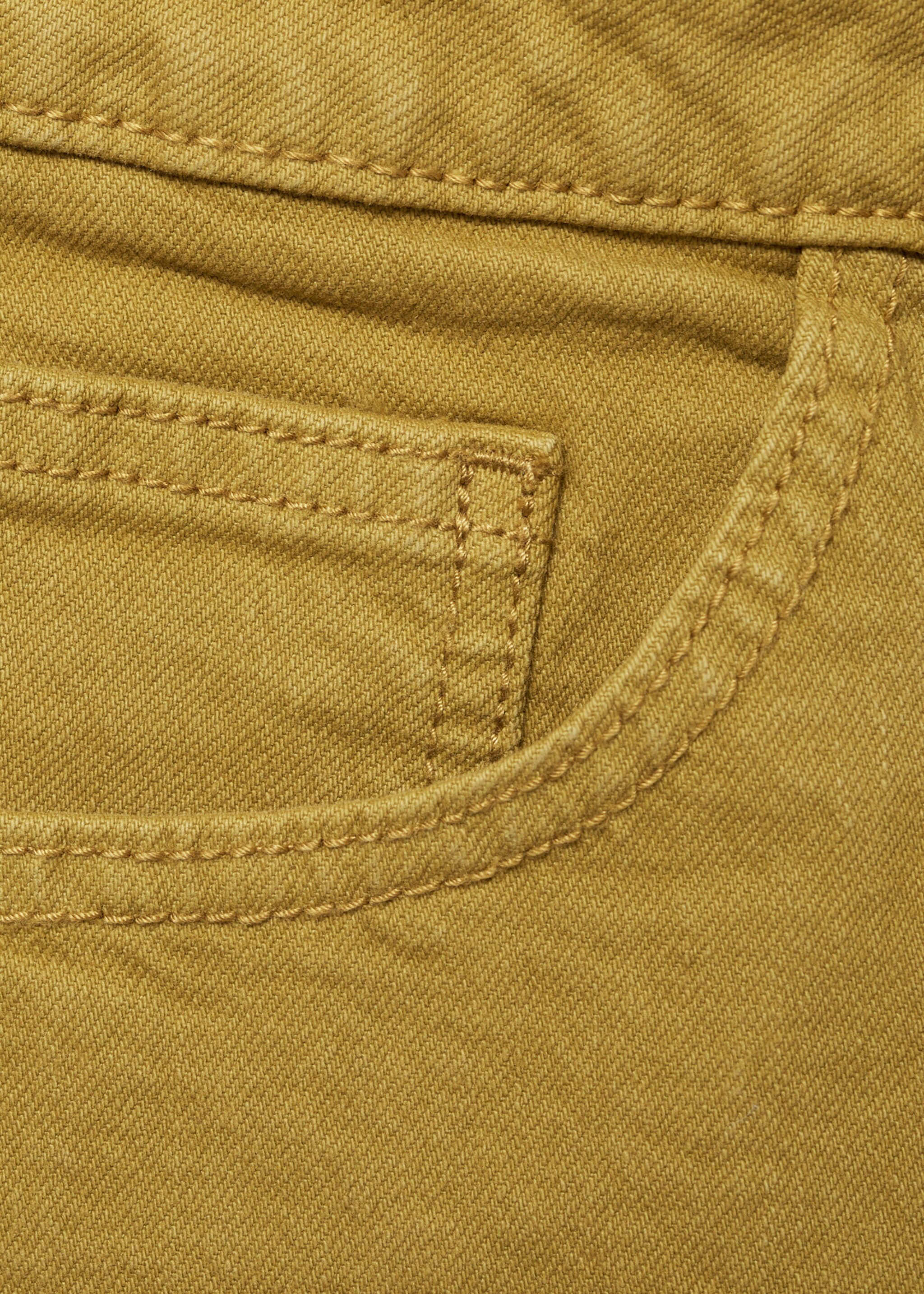 Denim shorts with frayed hem - Details of the article 8