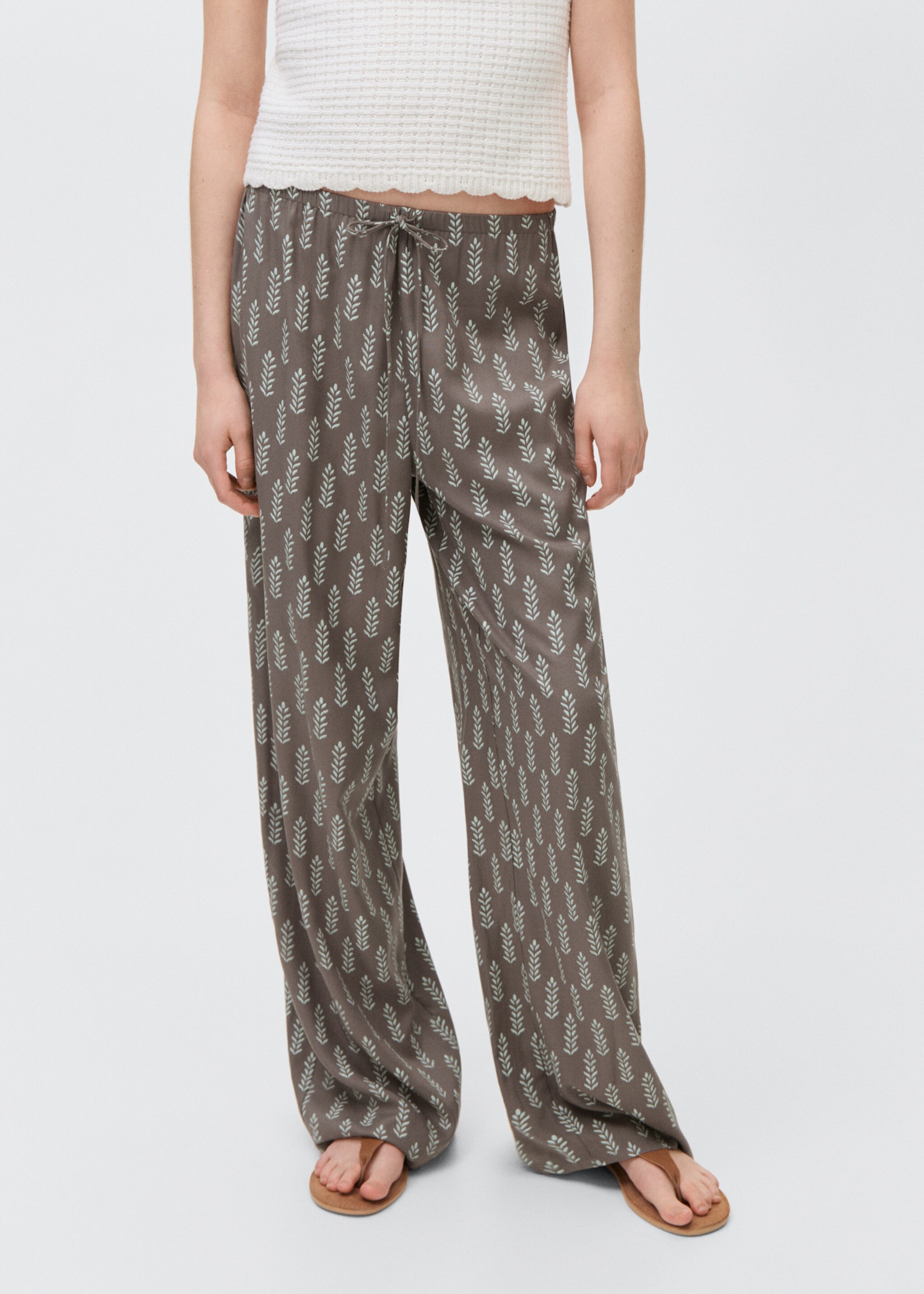 Printed straight trousers - Details of the article 1