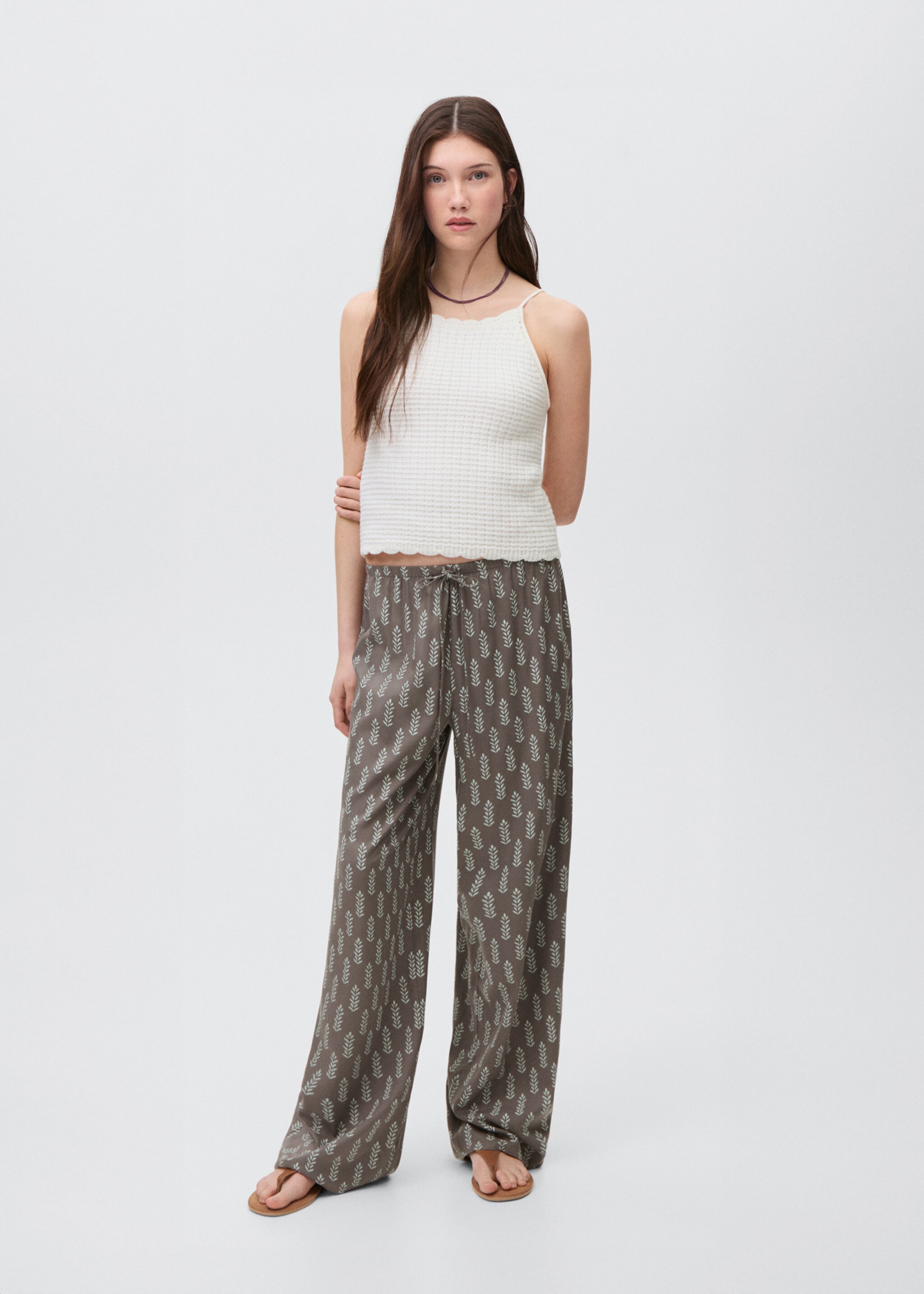 Printed straight trousers - Details of the article 2