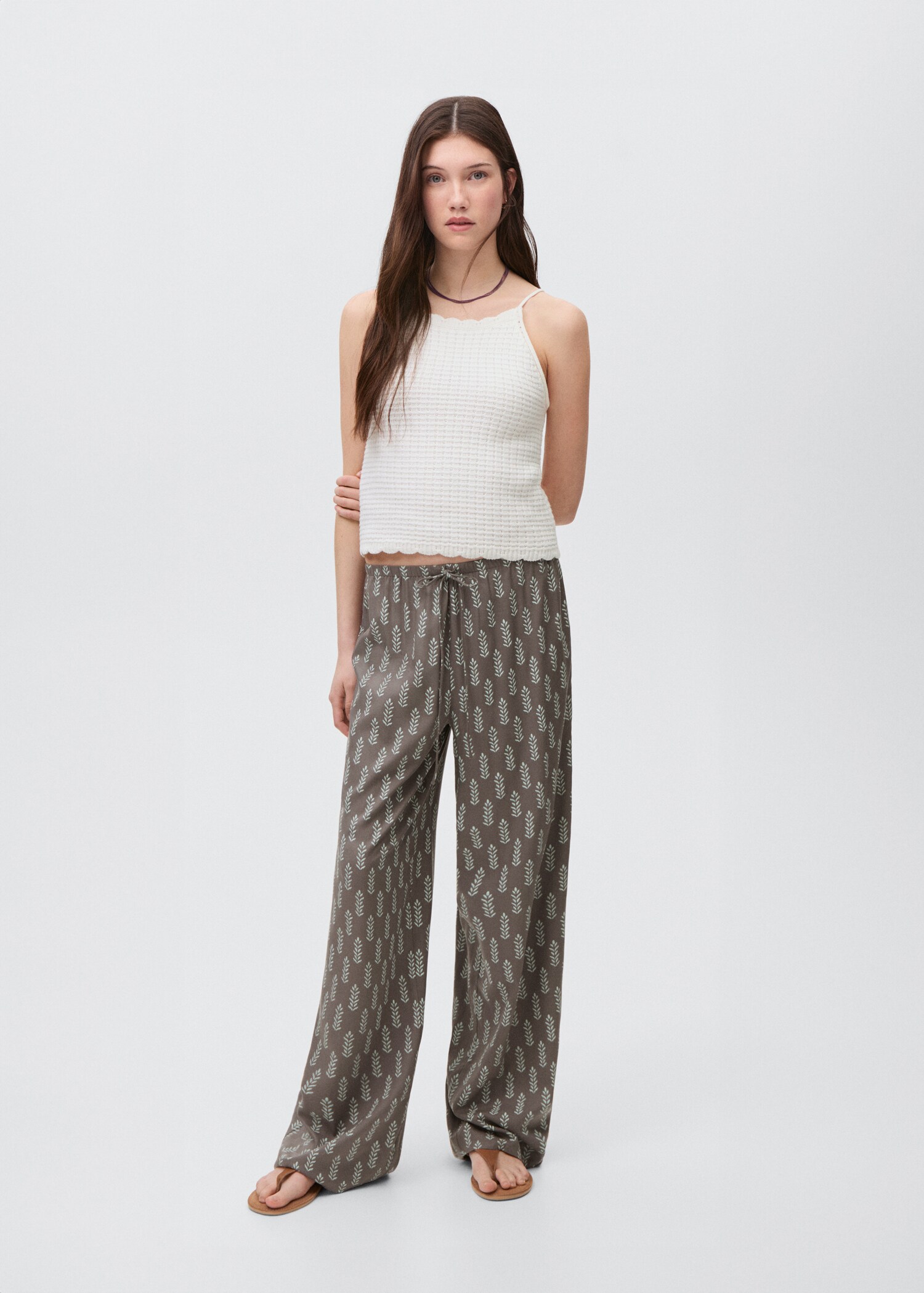 Printed straight trousers - Details of the article 2