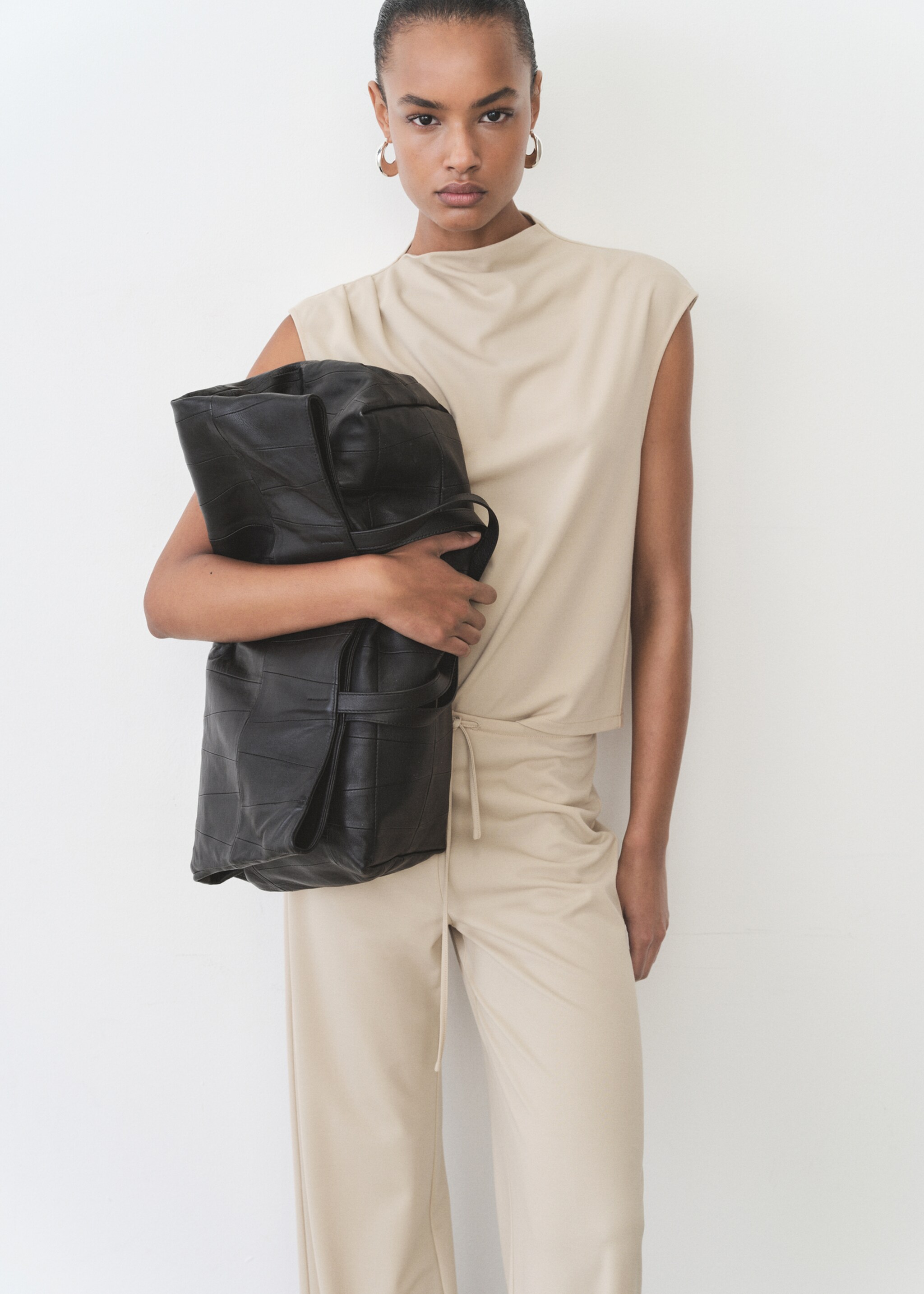 Wideleg trousers with elastic waist - Details of the article 1