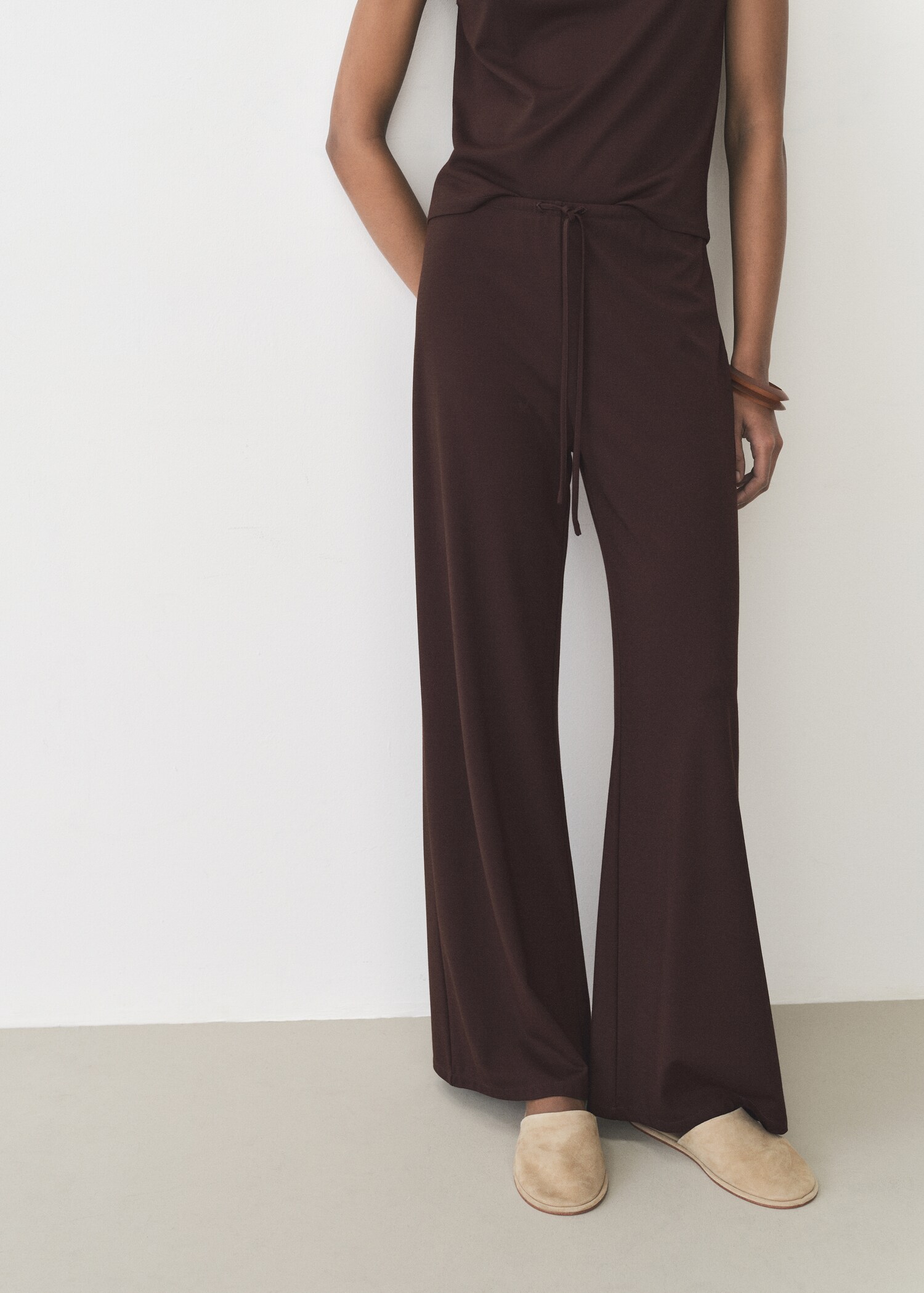 Pantalón wideleg cintura elástica - Plano medio