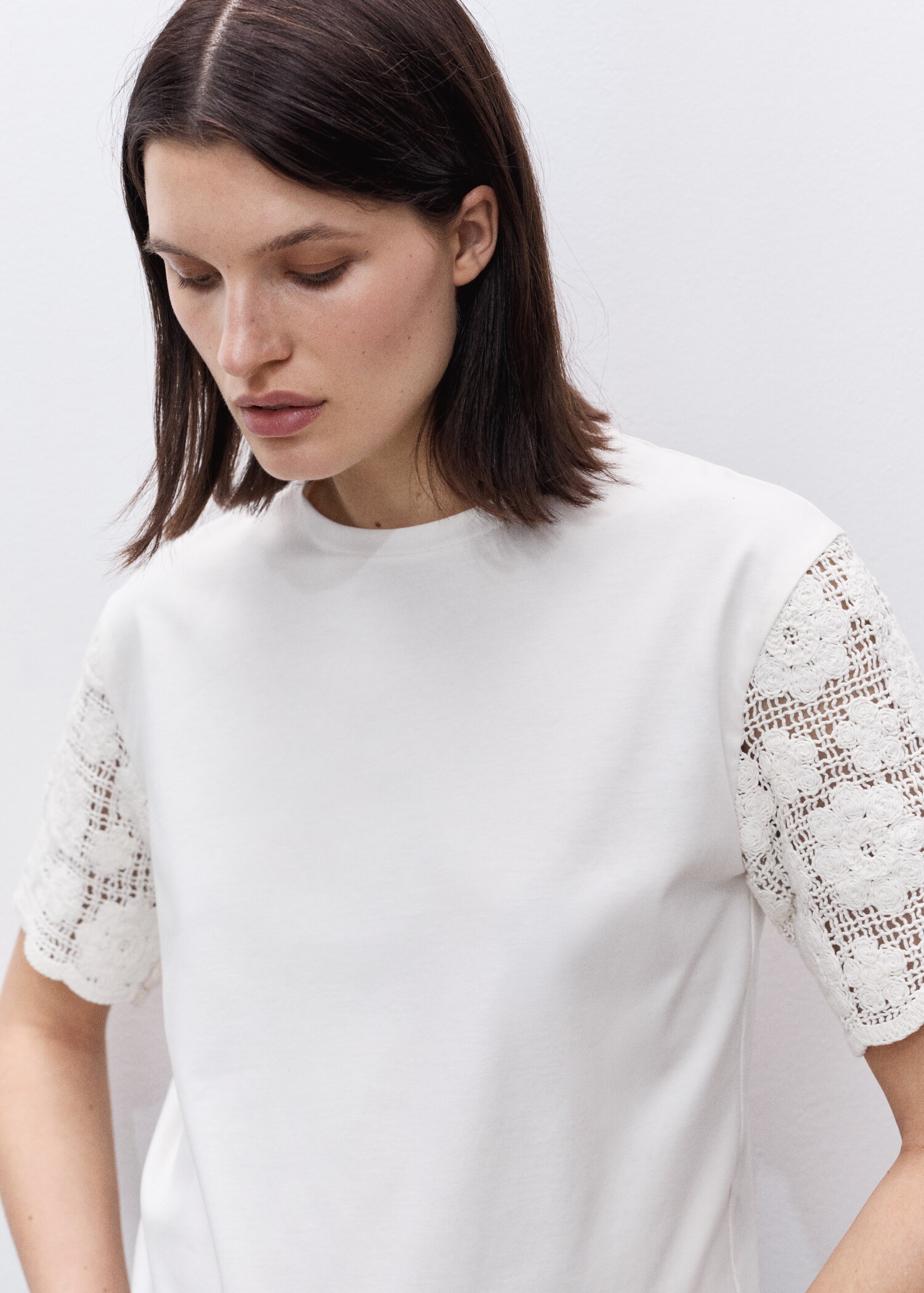 Cotton crochet sleeve t-shirt - Details of the article 1