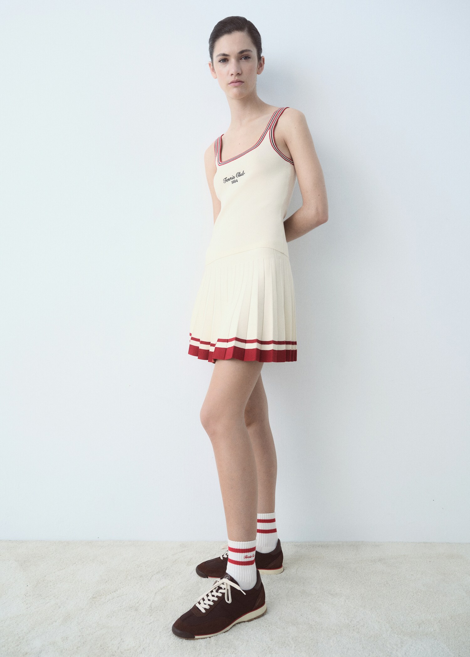 Sneakers with contrasting stripe and suede panels - Details of the article 9