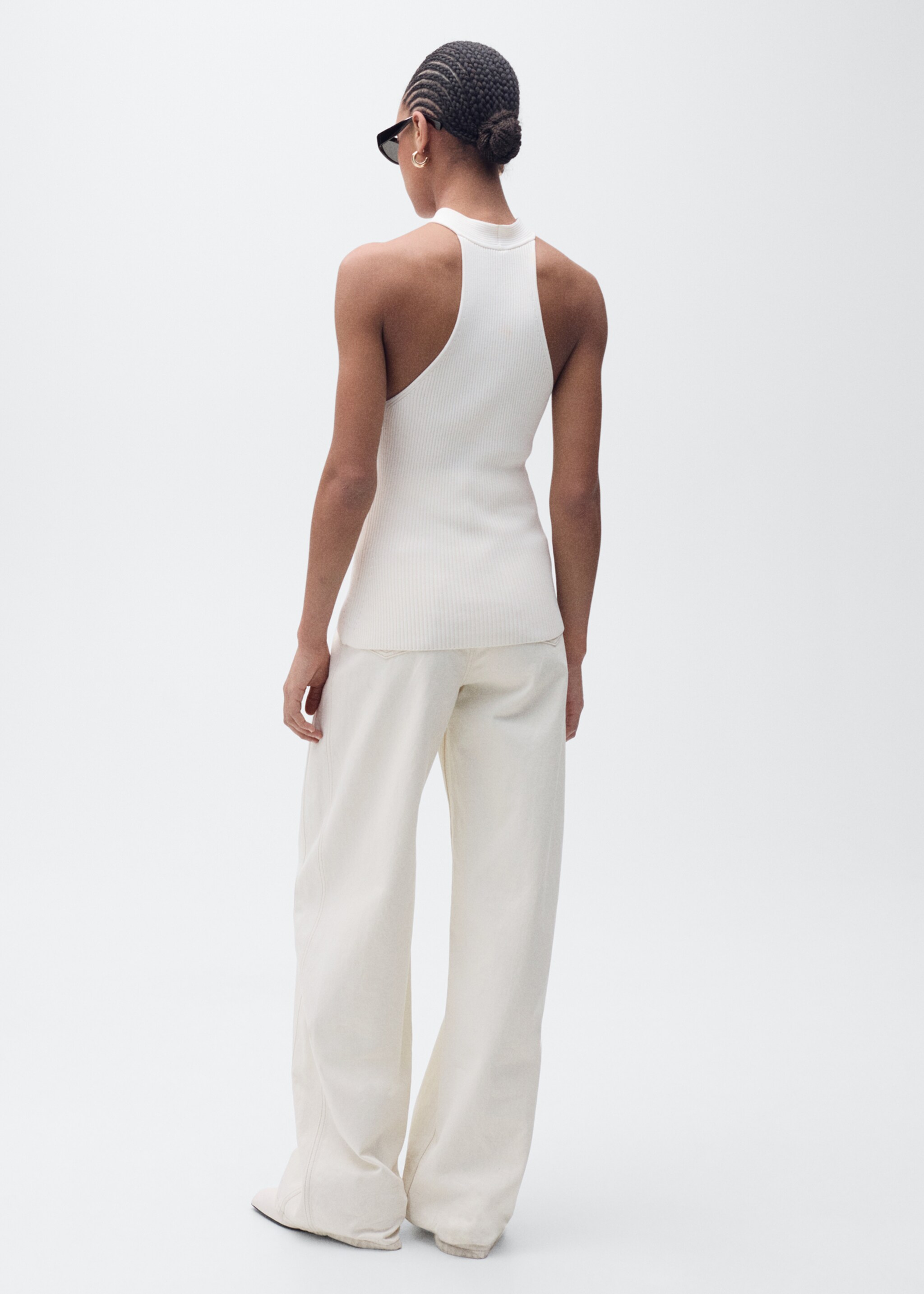 Halter-neck top with knot detail - Reverse of the article
