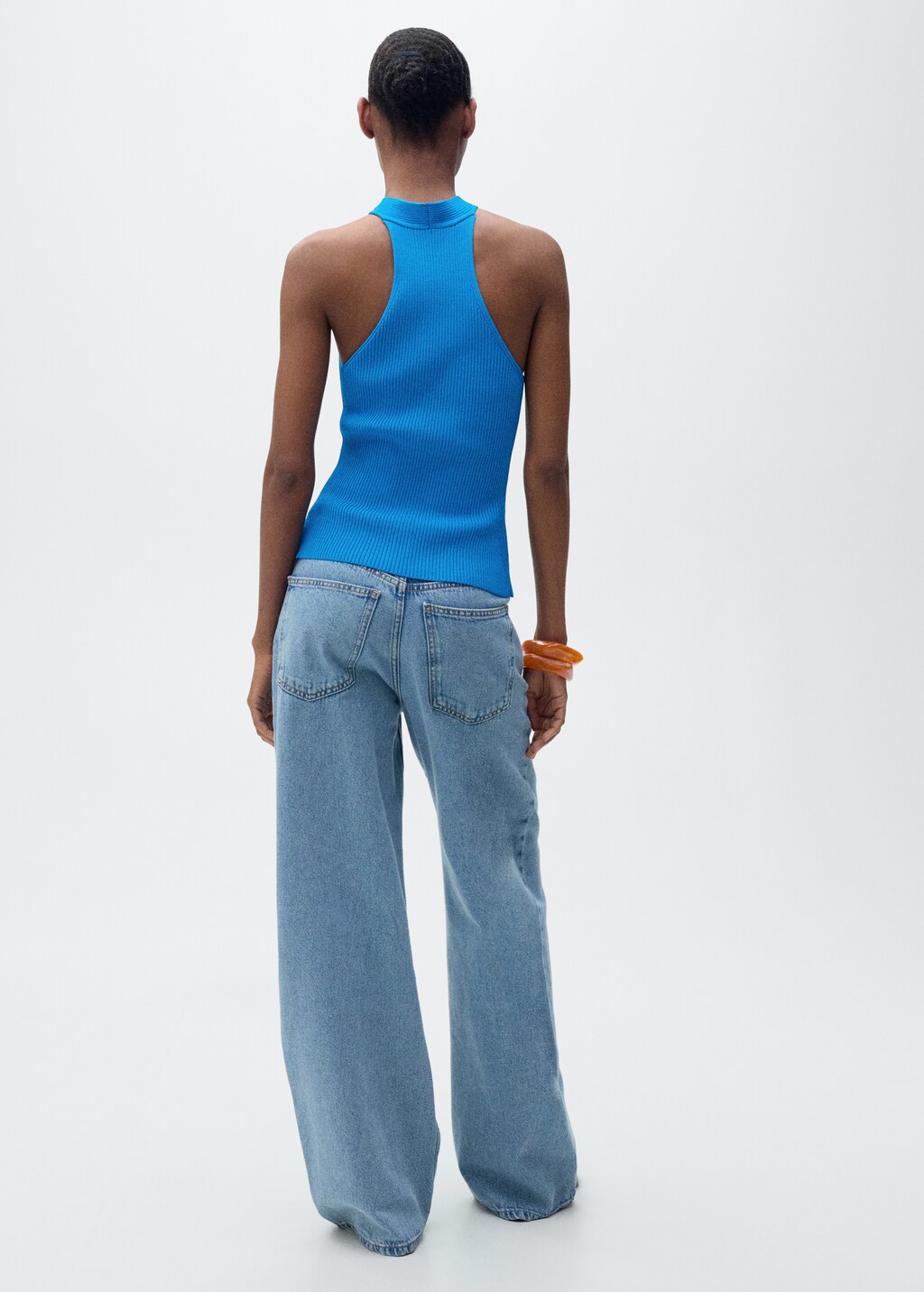 Halter-neck top with knot detail - image 3