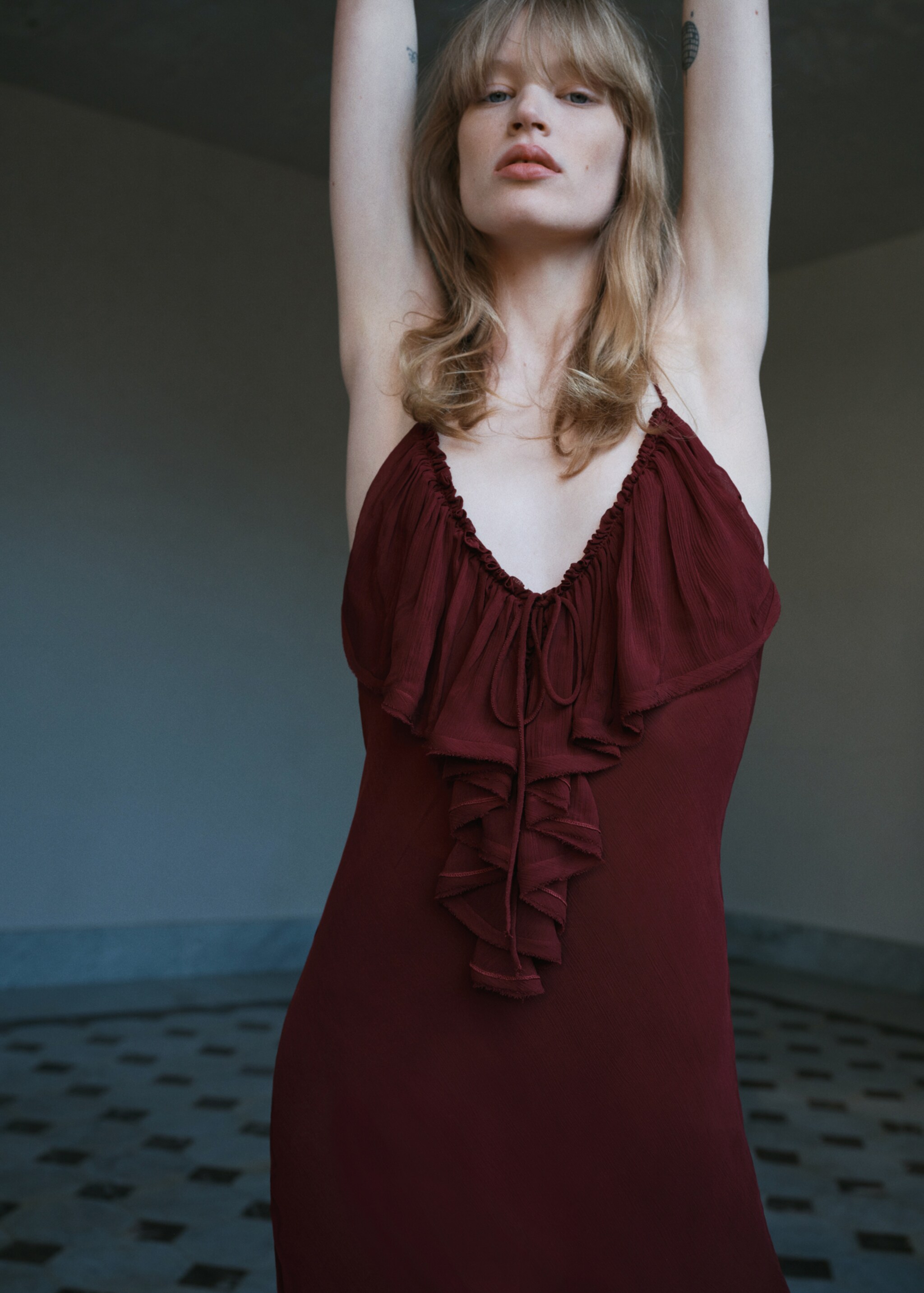 Vestido gasa detalle volantes - Detalle del artículo 9