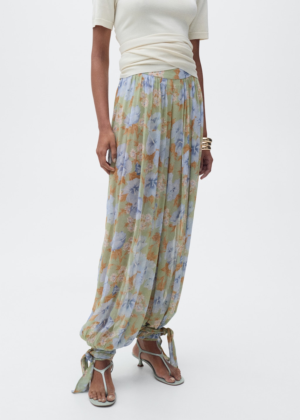 Pantalón balloon floral - Mujer | MANGO EE.UU