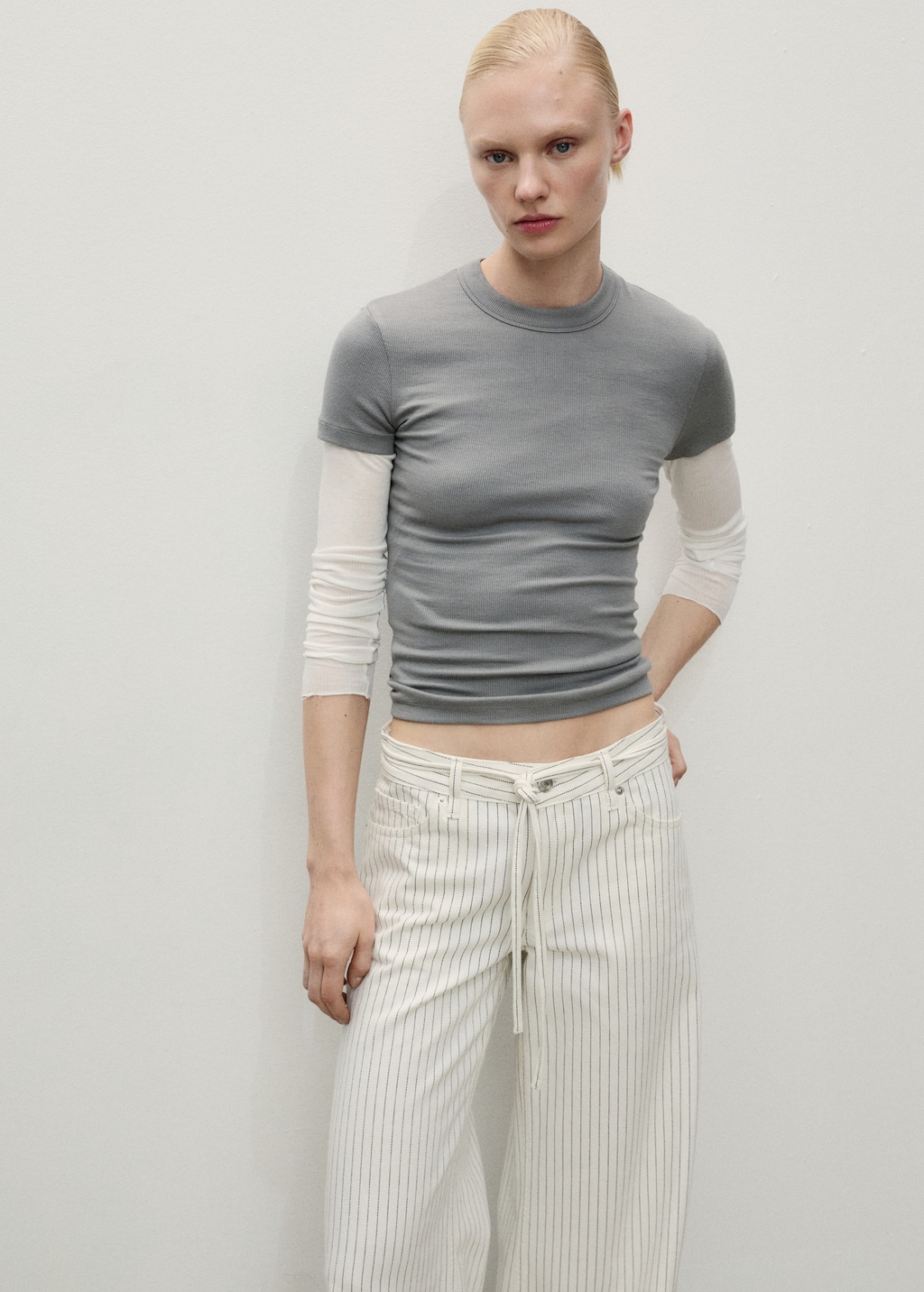 Wide leg jeans with stripes and belt