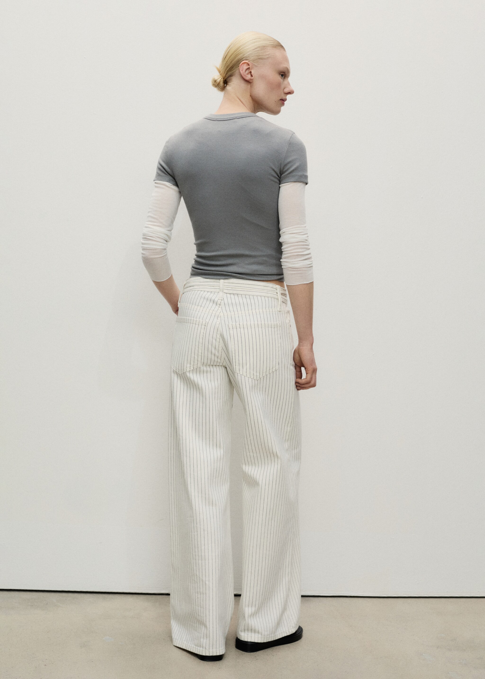 Wideleg jeans with stripes and belt - Reverse of the article