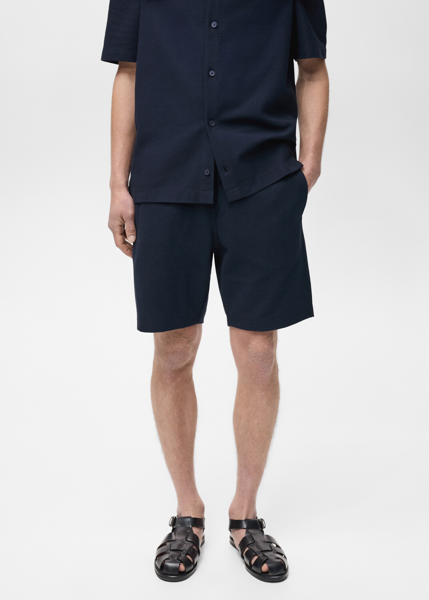 Bermudasshorts mit Strickstruktur - Mittlere Ansicht