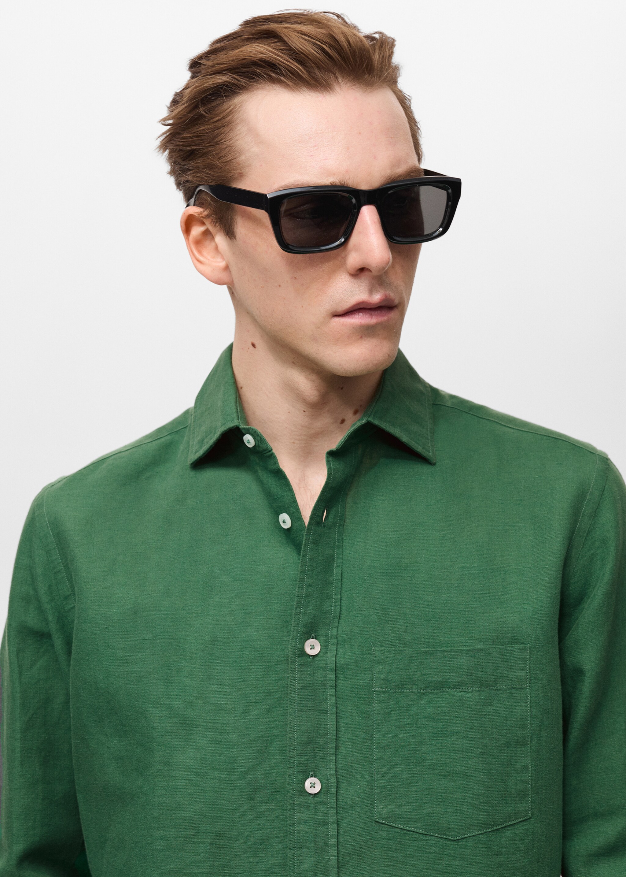 Pocket linen shirt - Details of the article 1