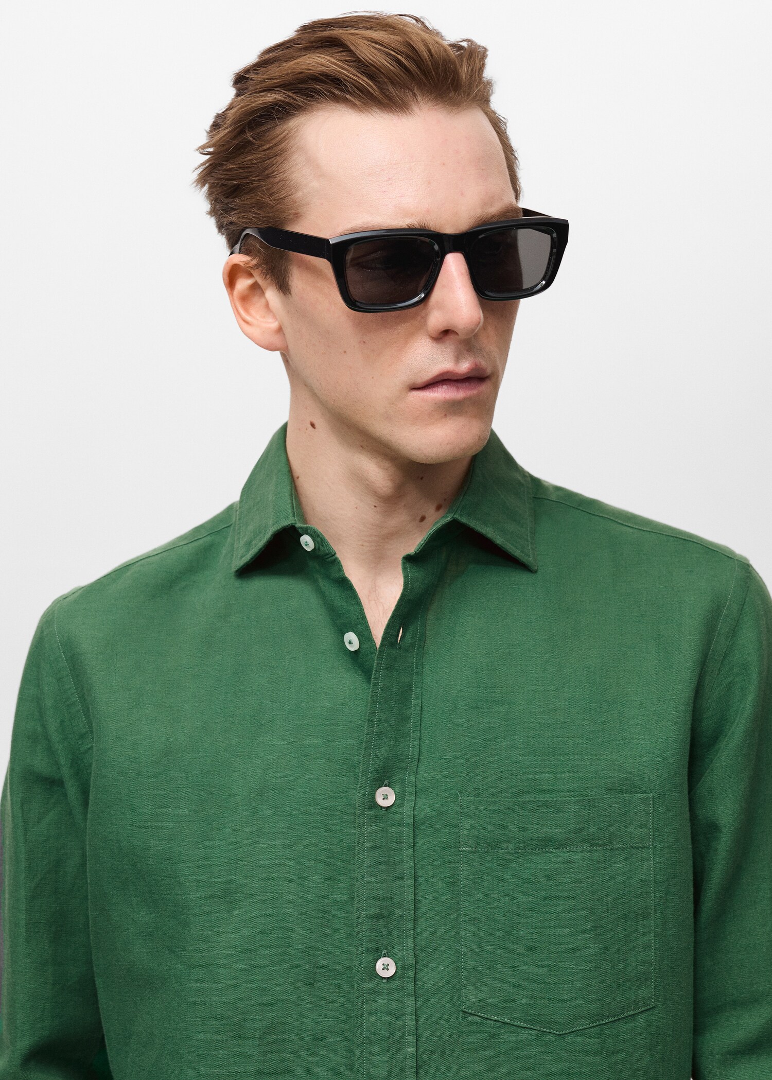 Pocket linen shirt - Details of the article 1