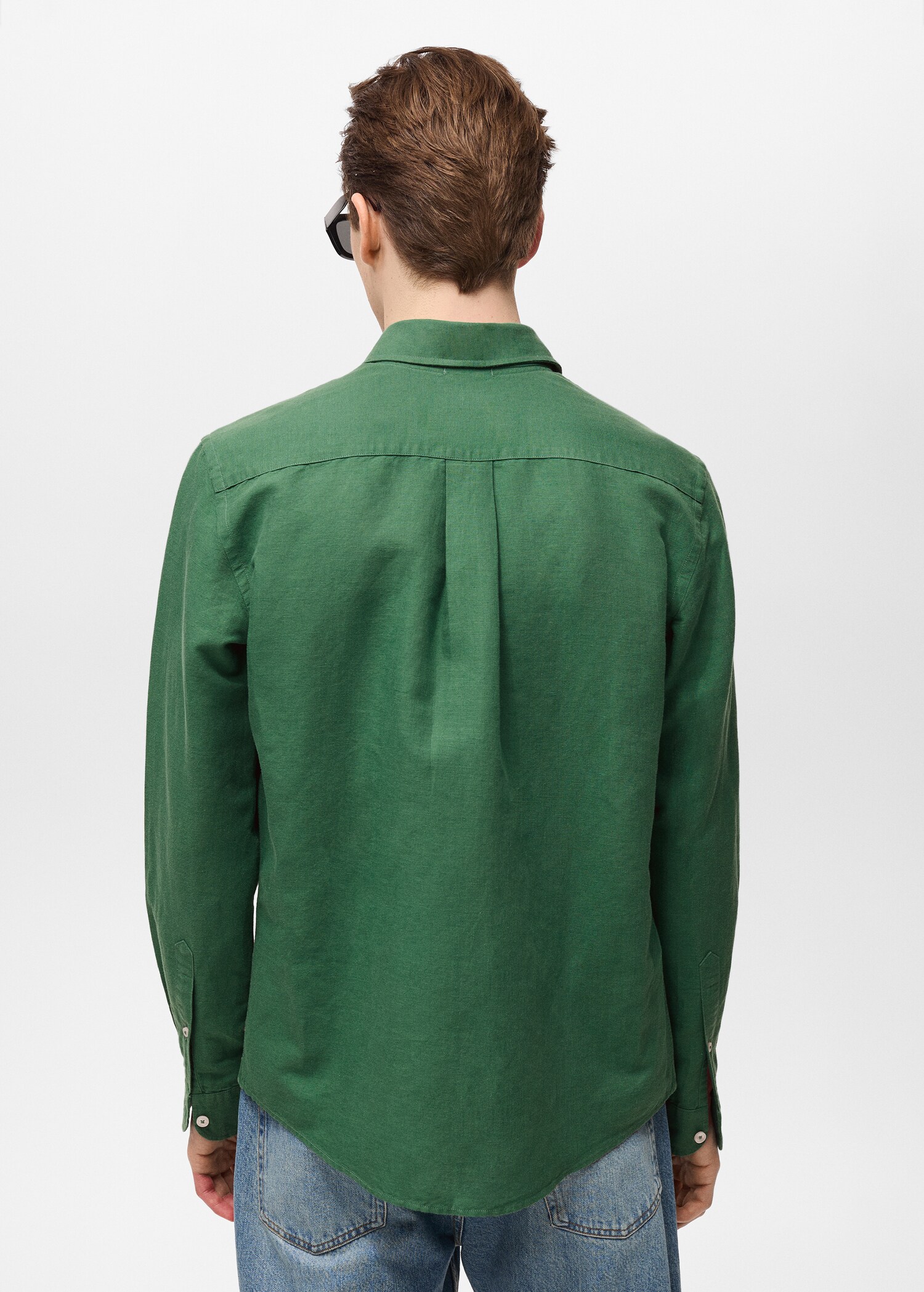 Pocket linen shirt - Reverse of the article