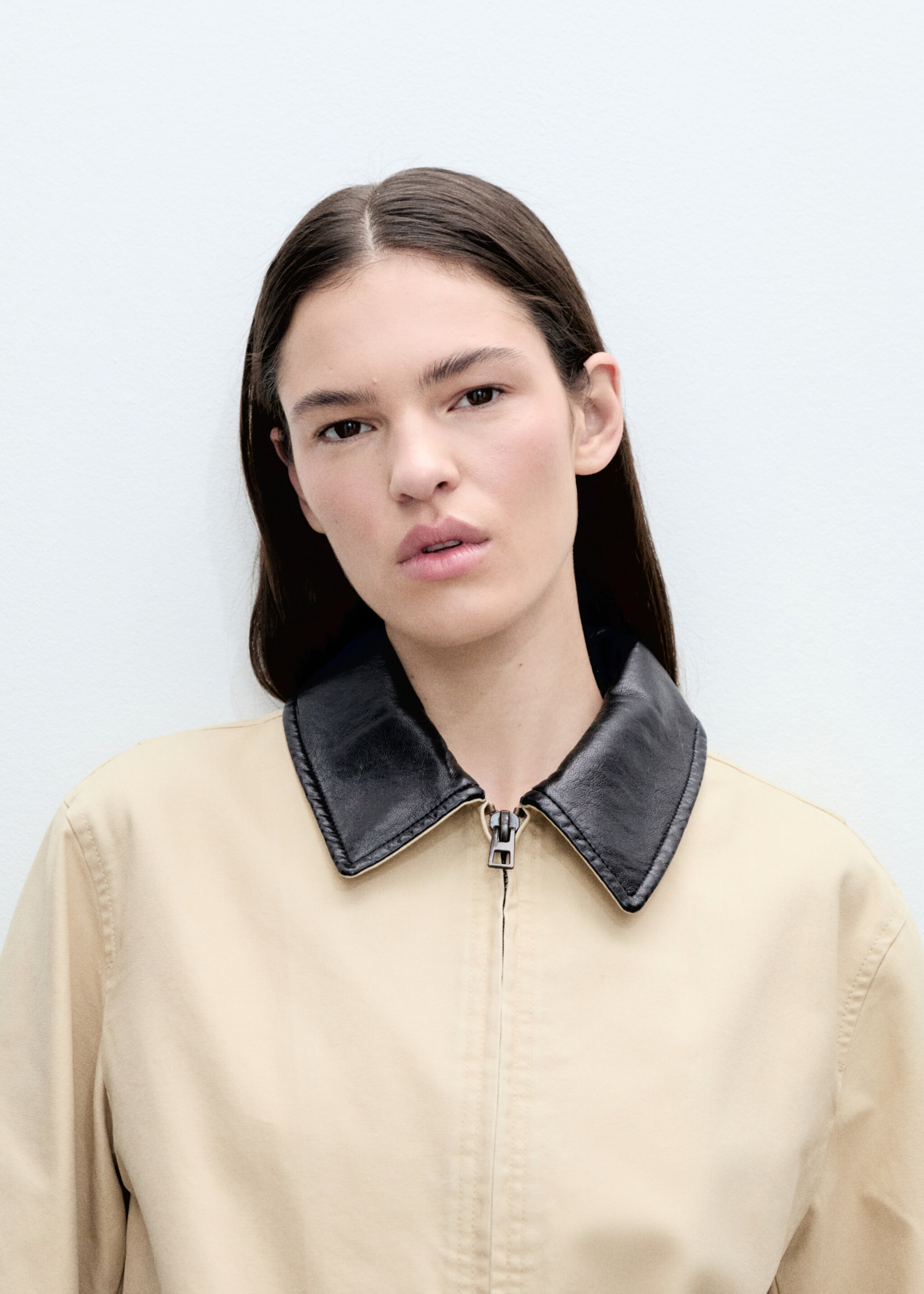 Cotton jacket with contrasting collar - Details of the article 1