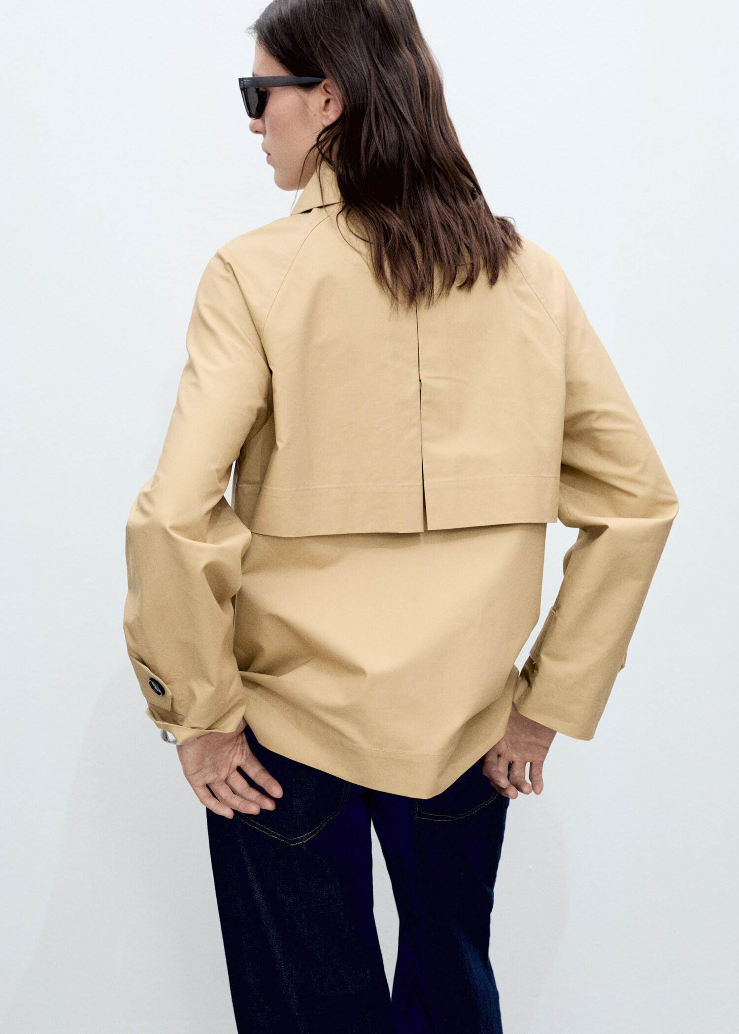 Baumwollparka mit Knöpfen - Rückseite des Artikels