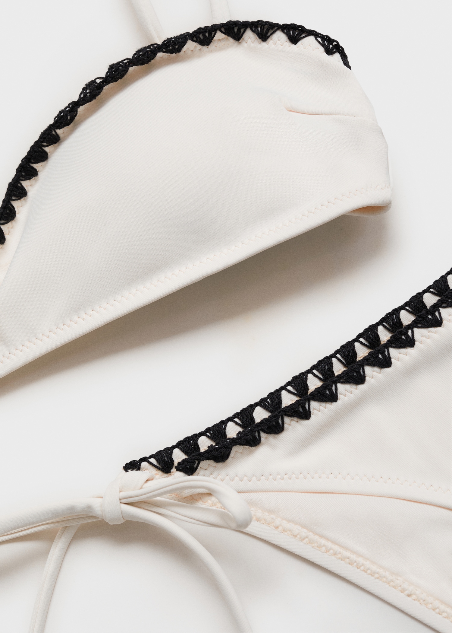 Top bikini bandeau ribetes contraste - Detalle del artículo 0