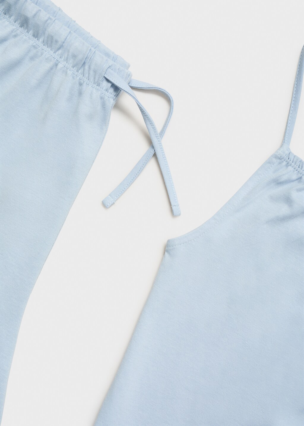 Pajamas with embroidered details