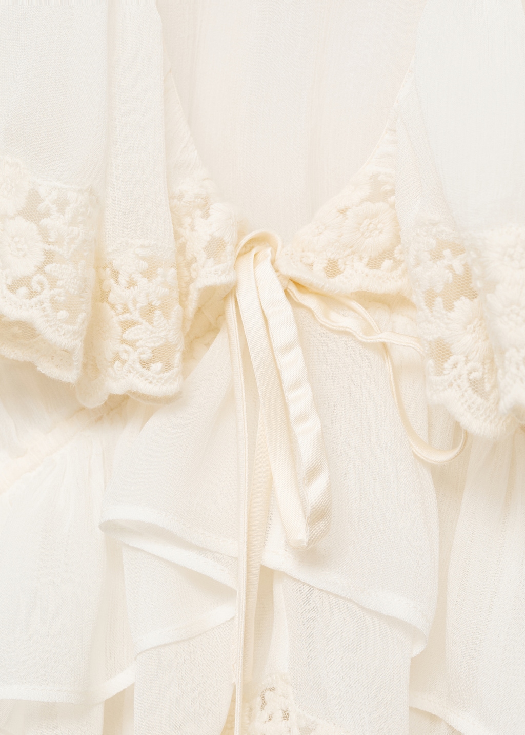 Mango Blouse with ruffles and lace details