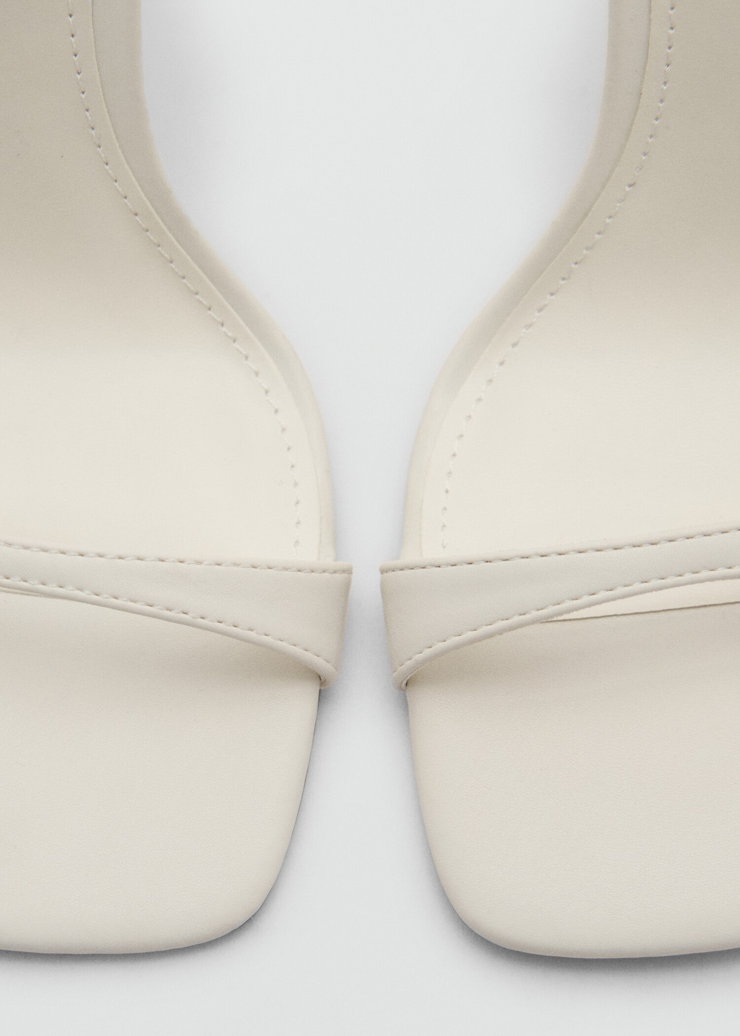 Riemensandale mit Absatz - Detail des Artikels 2