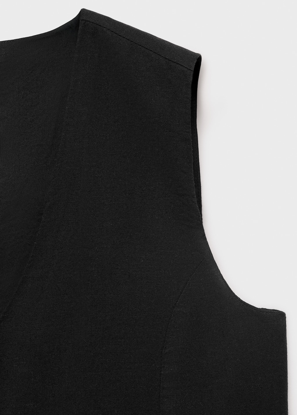 Linen vest with buttons