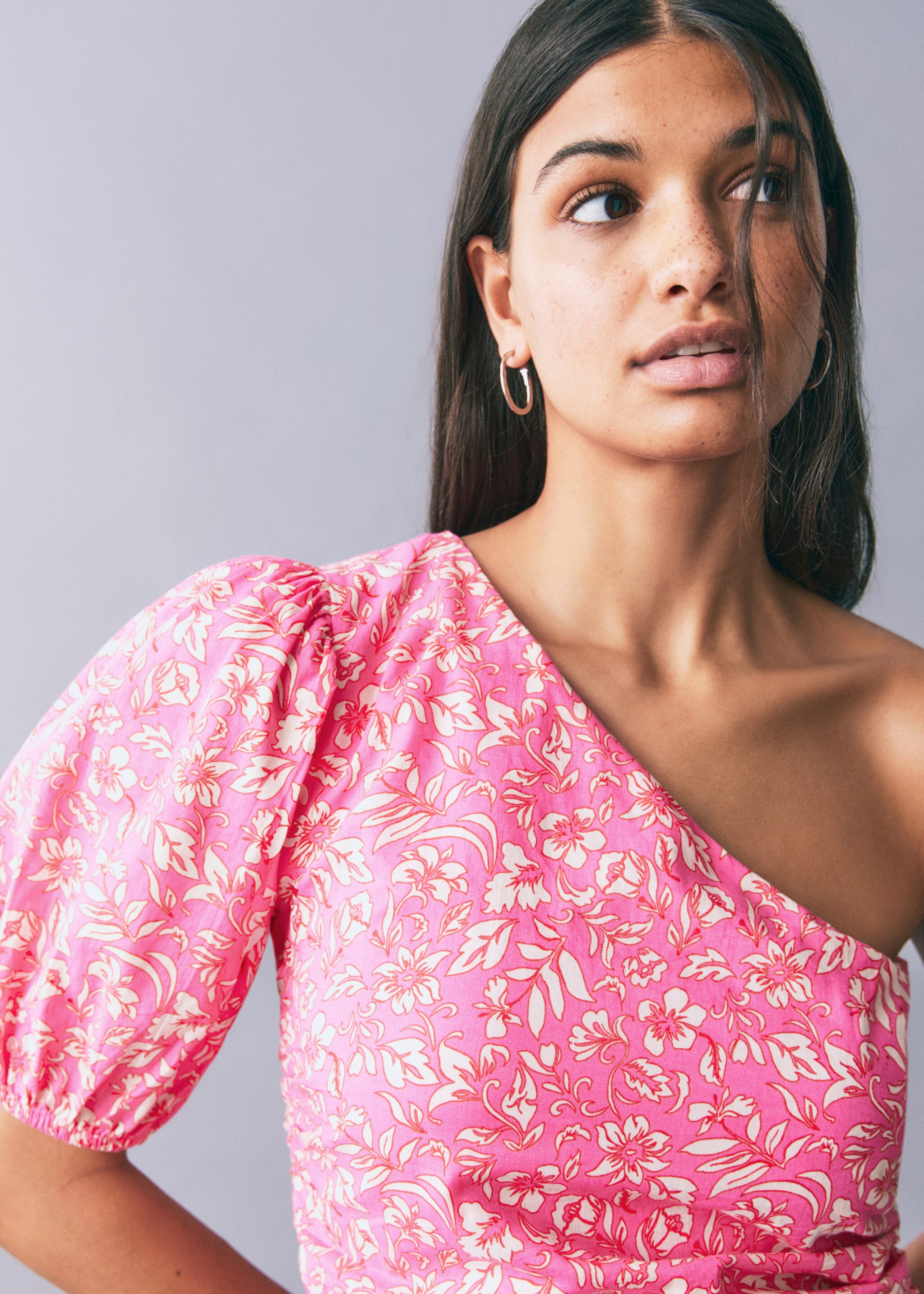 Asymmetric draped gown - Details of the article 1