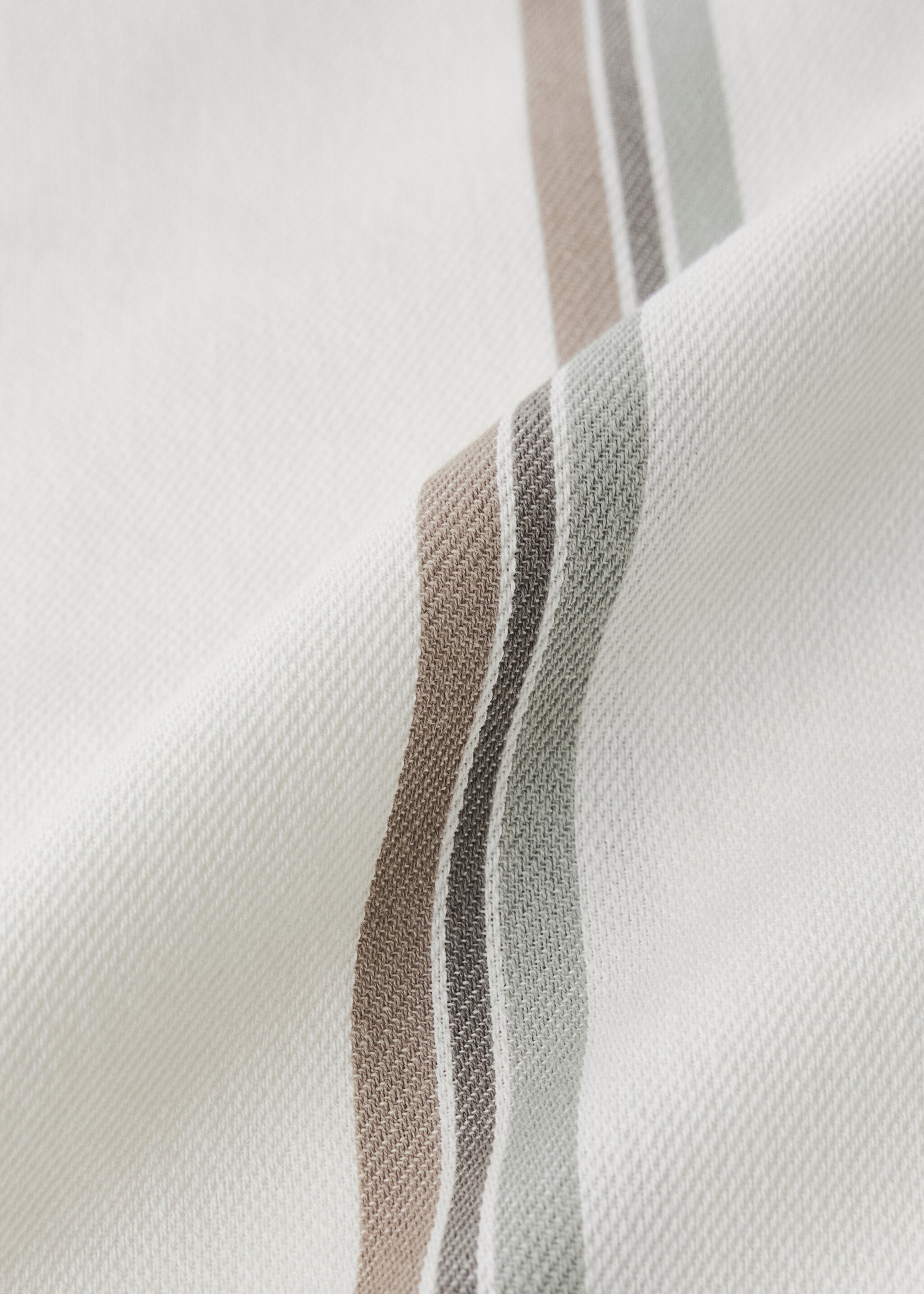 Tablecloth cotton yarn dyed stripes 6 to 8 diners - Details of the article 2