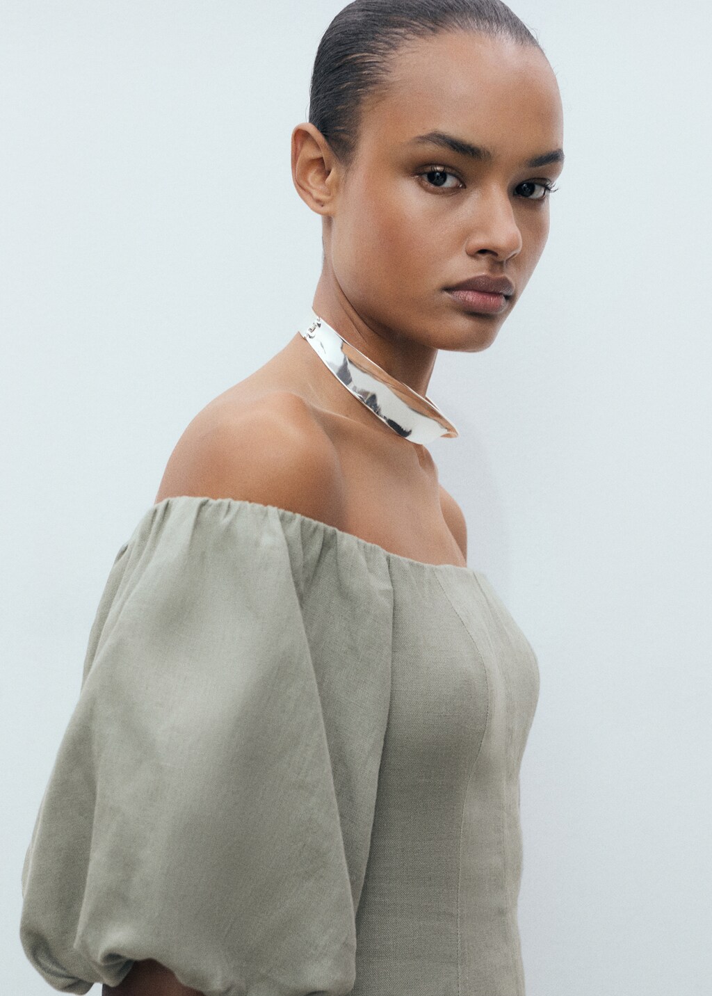 Puffed-sleeve linen dress - image 4
